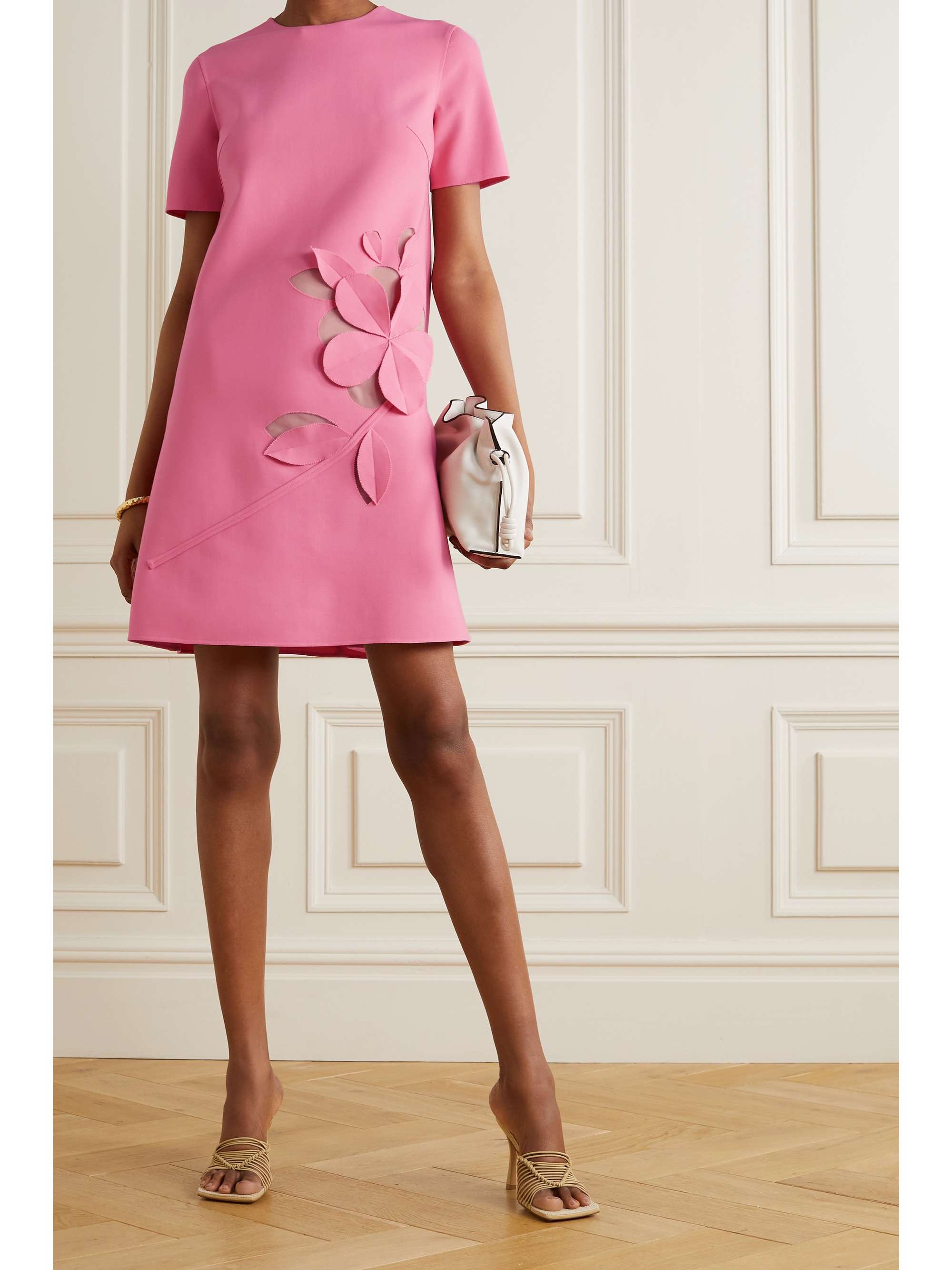 play dream date dress up