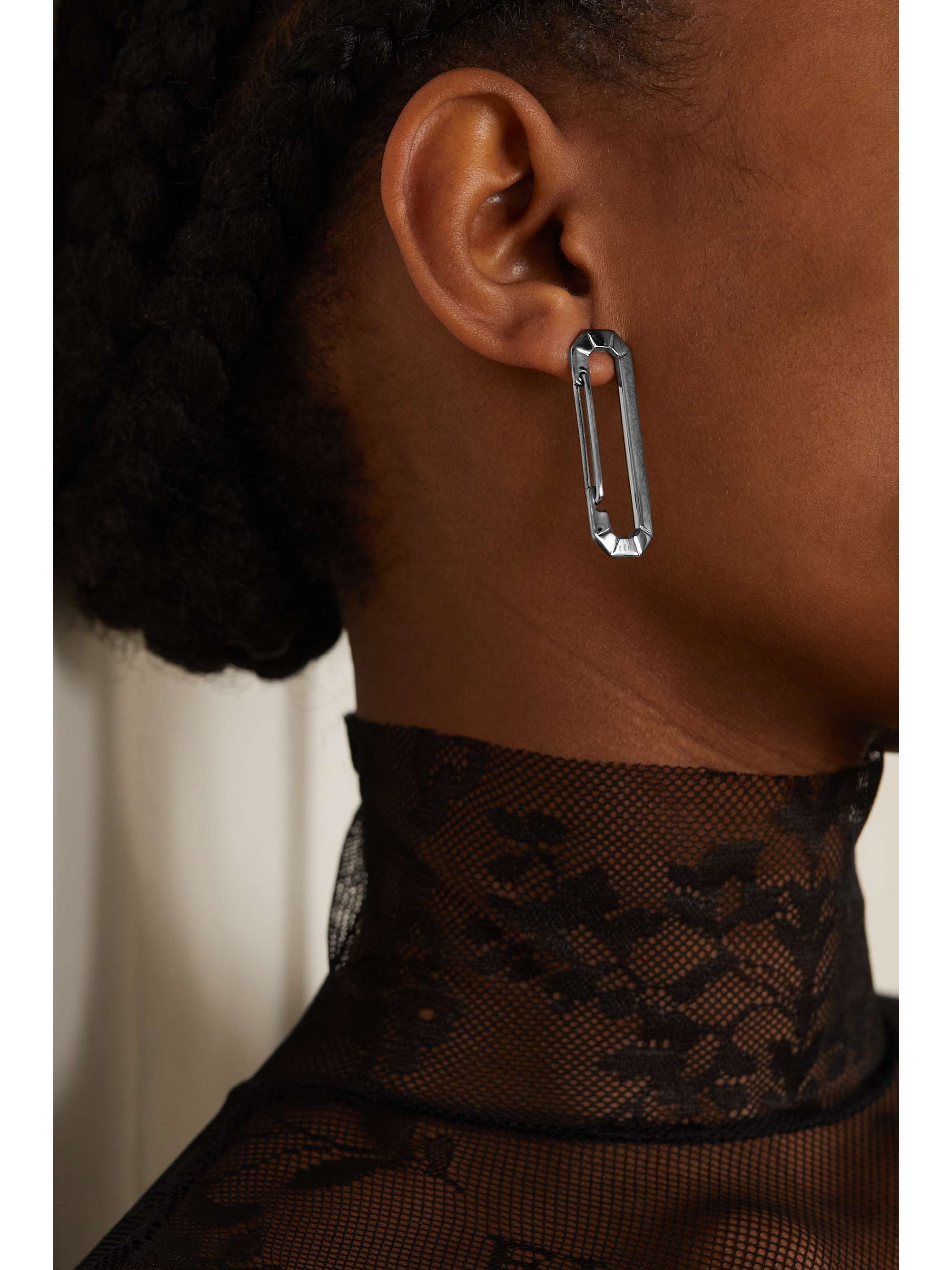 EÉRA New York 18-karat blackened white gold earring