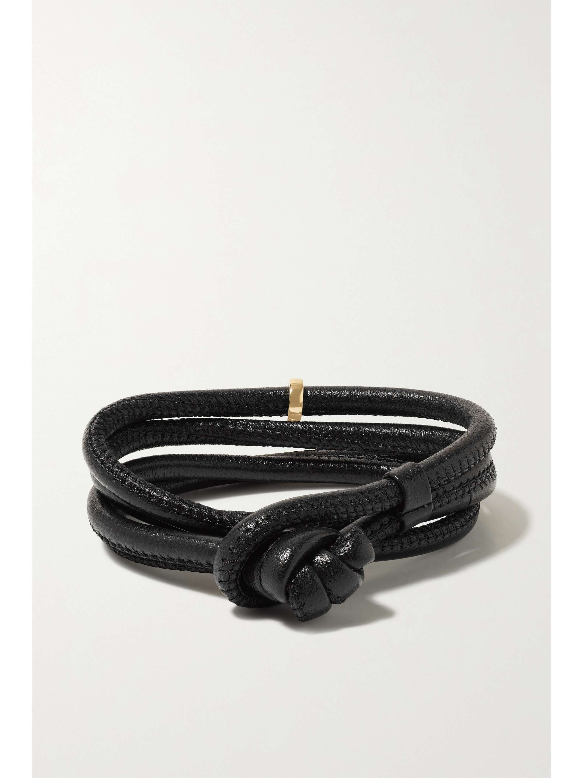 MIZUKI Wandelbares Wickelarmband aus Leder mit Perle und Detail aus 14 Karat Gold