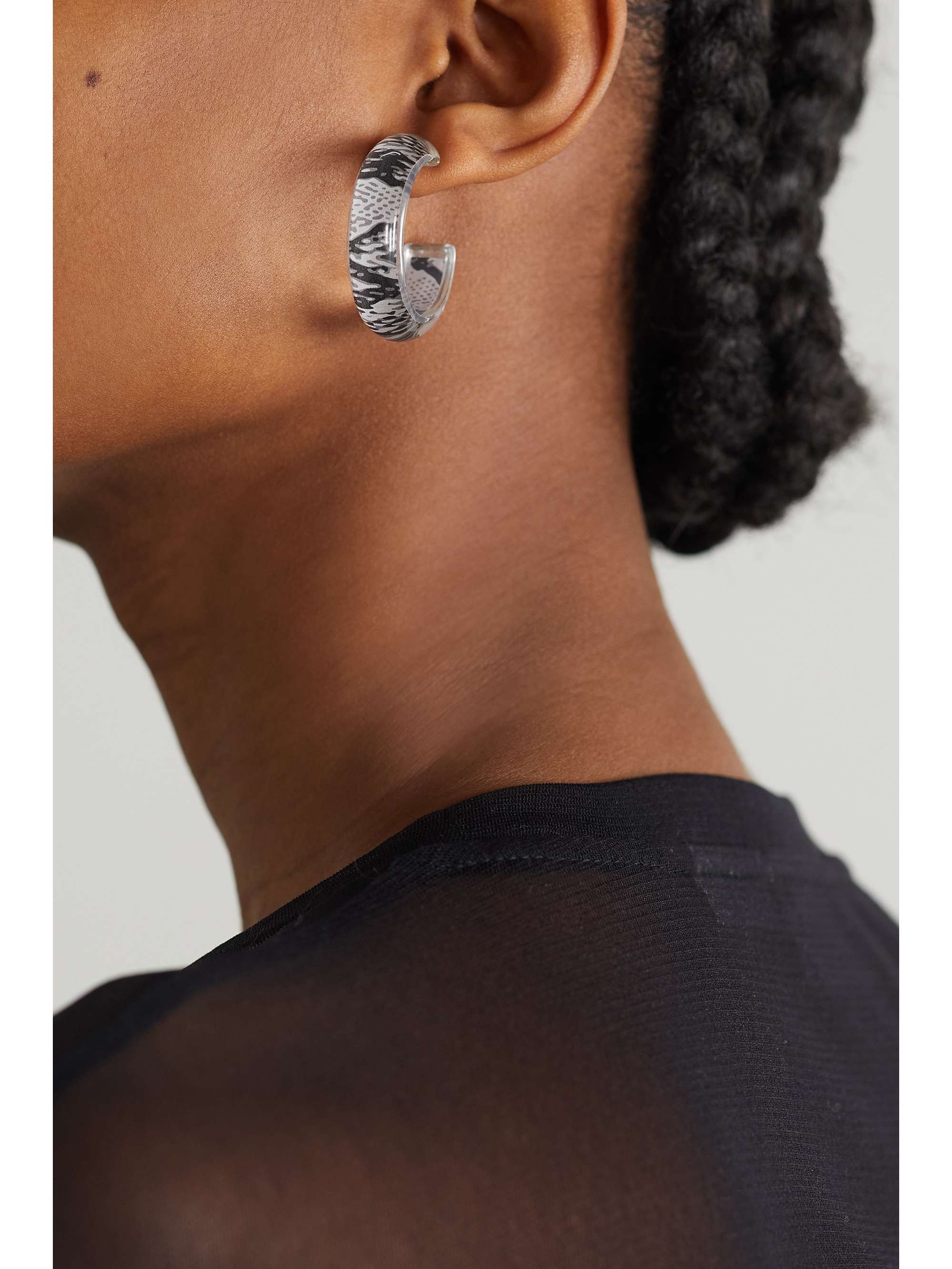 ALISON LOU Jelly Snake 14-karat gold, lucite and enamel hoop earrings