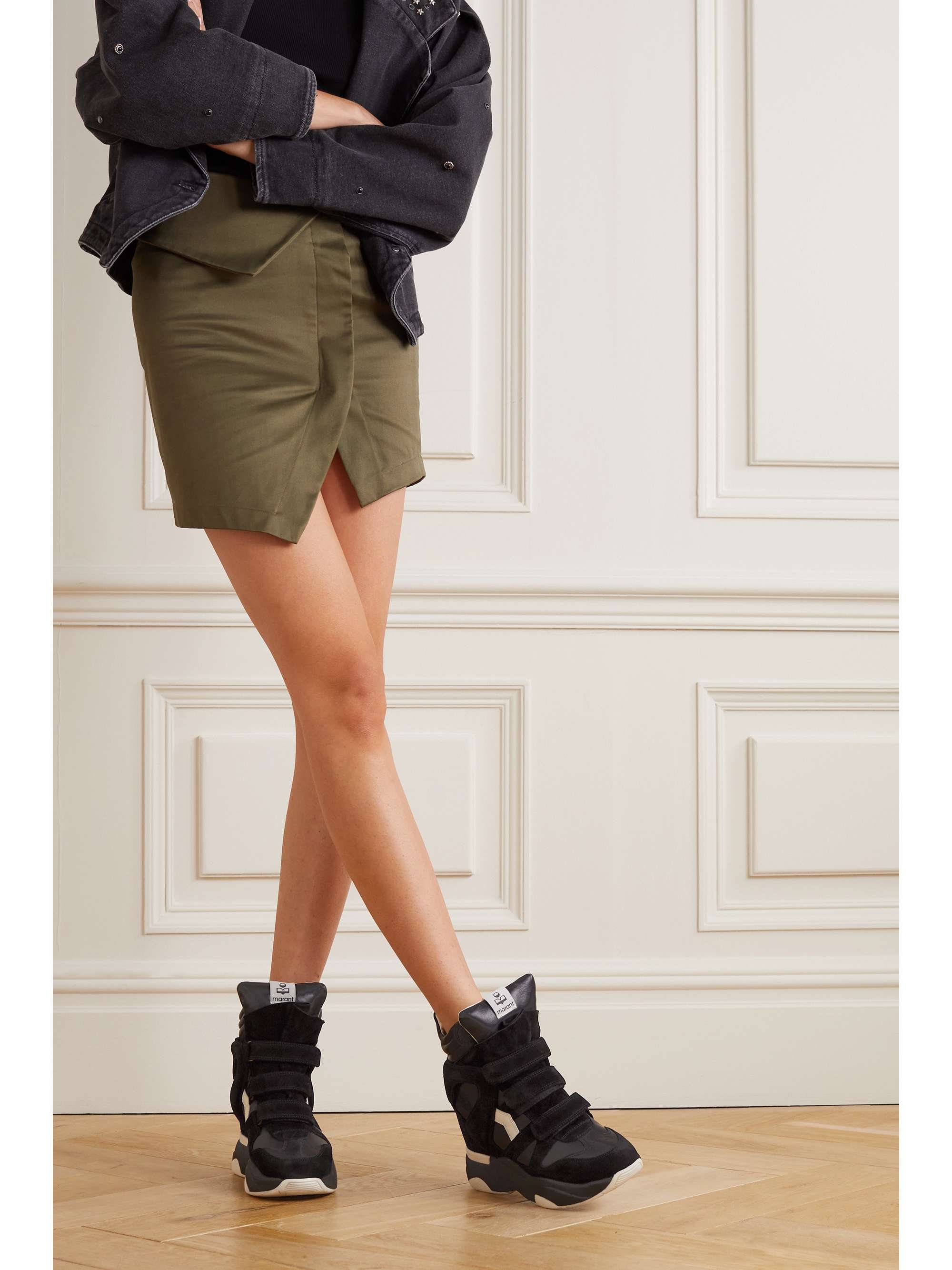 Absorberen maximaliseren versnelling ISABEL MARANT Balskee leather and suede high-top wedge sneakers |  NET-A-PORTER