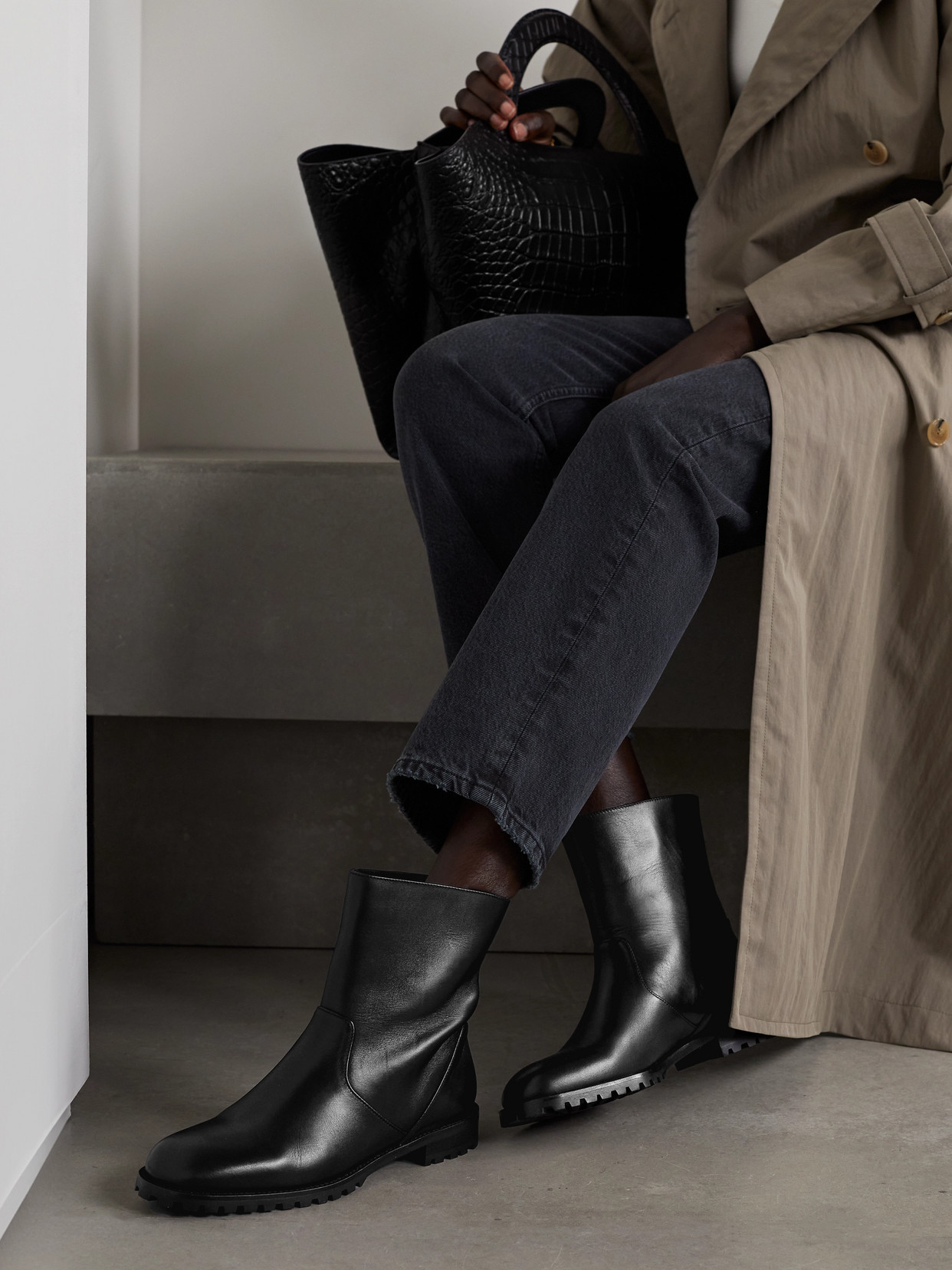 Manolo Blahnik Motosa Ankle Boots In Black Calf Leather In Black