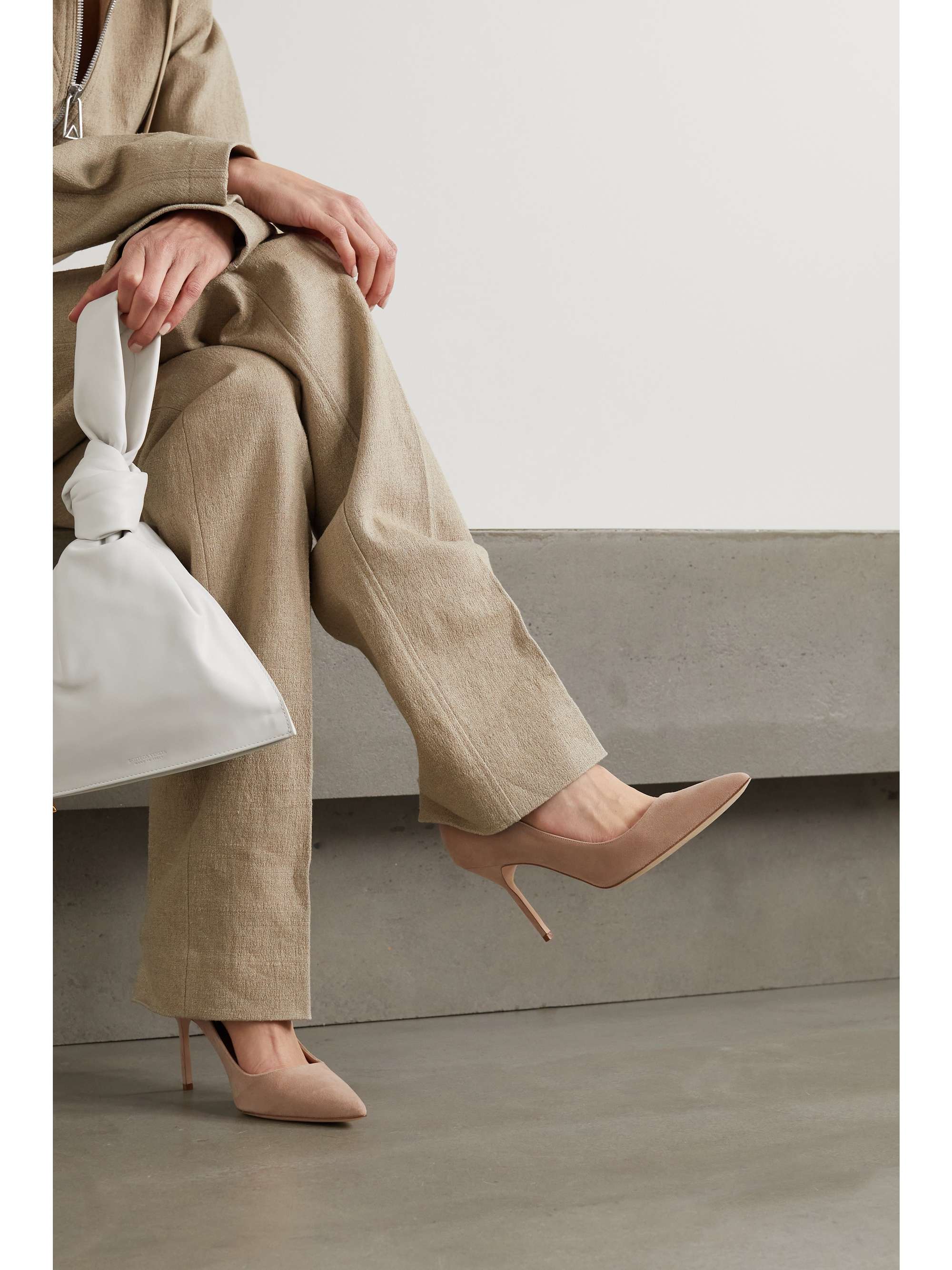MANOLO BLAHNIK BB 90 suede pumps