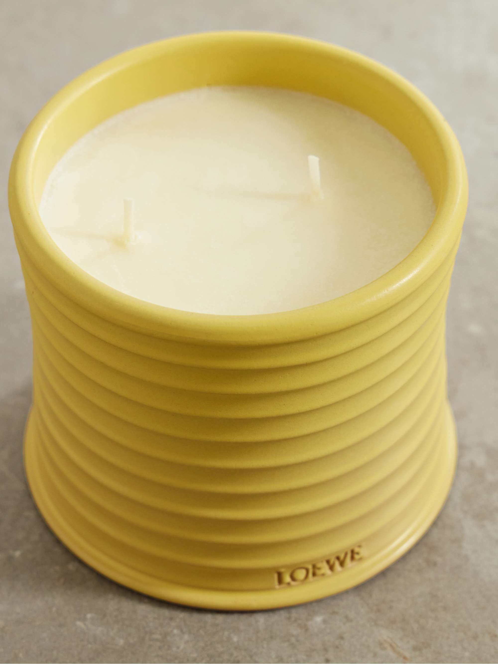 LOEWE PERFUMES Tomato Leaves medium scented candle, 610g