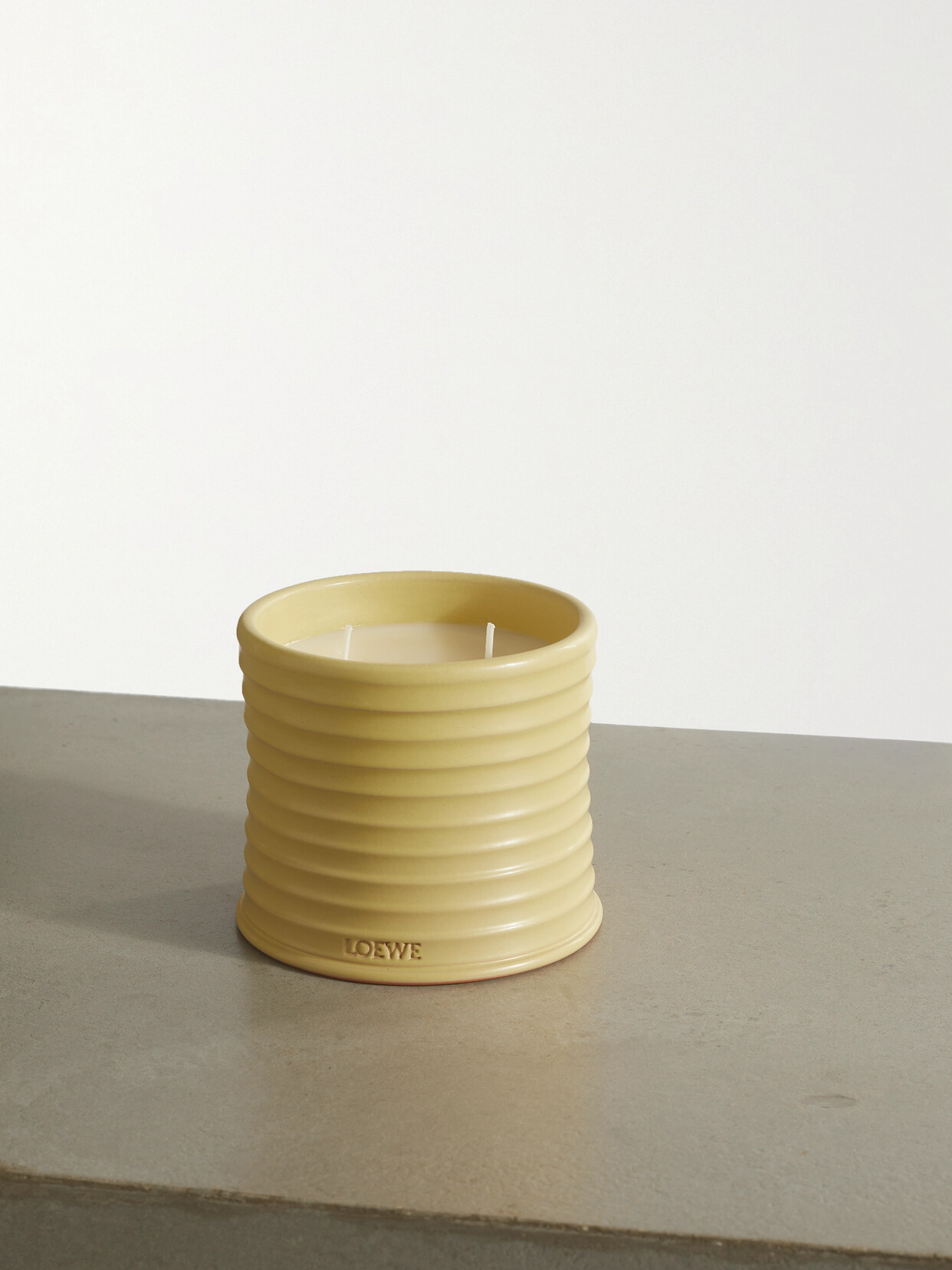 Loewe Perfumes - Tomato Leaves Medium Scented Candle, 610G - Yellow
