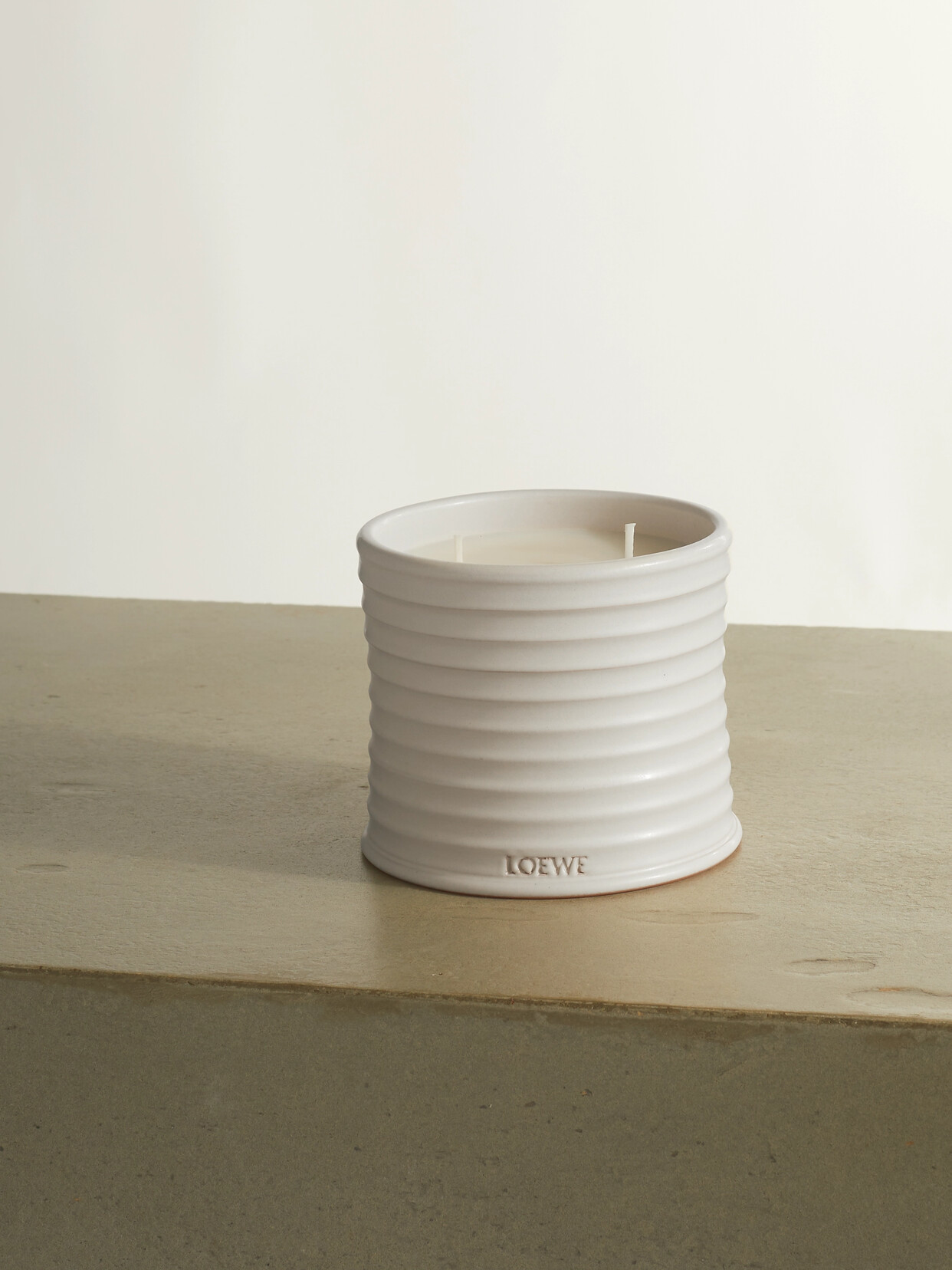 LOEWE PERFUMES - Oregano Medium Scented Candle, 610g - White