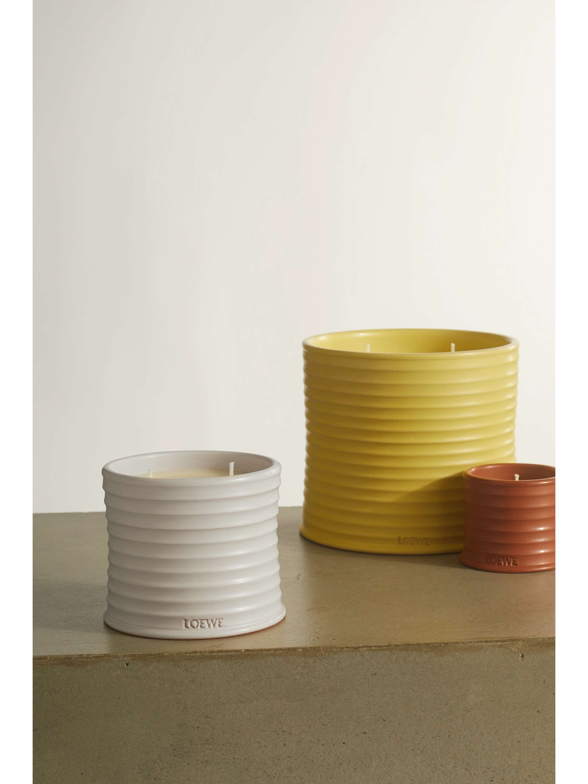 LOEWE HOME SCENTS Bougie parfumée aux feuilles de tomate Medium, 610 g