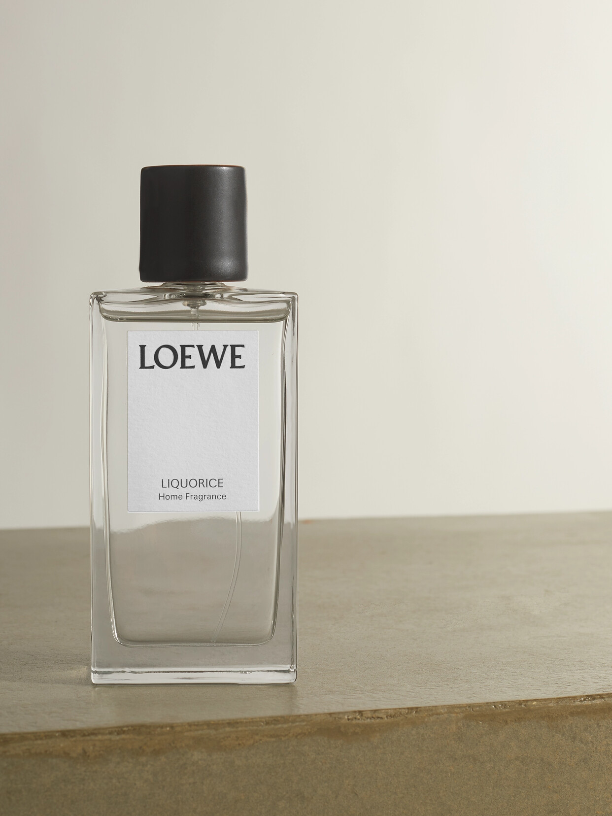 Loewe Home Scents Room Spray In Black