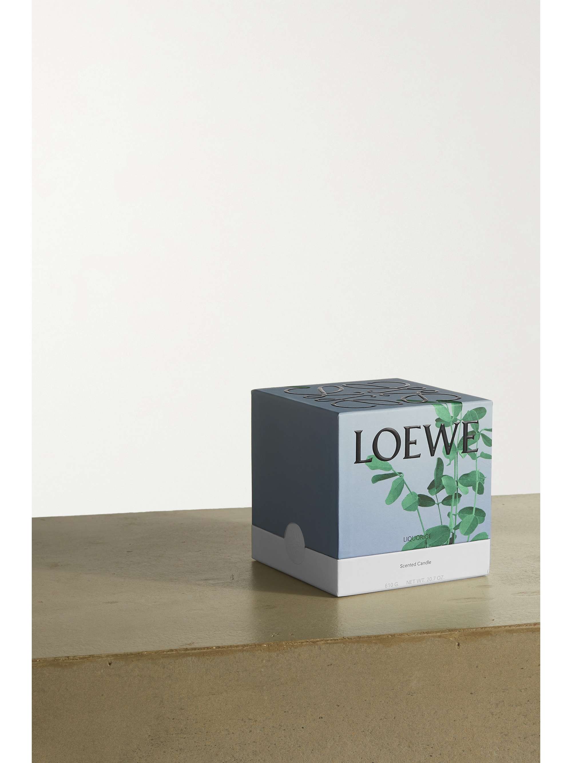 LOEWE HOME SCENTS Bougie parfumée aux feuilles de tomate Medium, 610 g