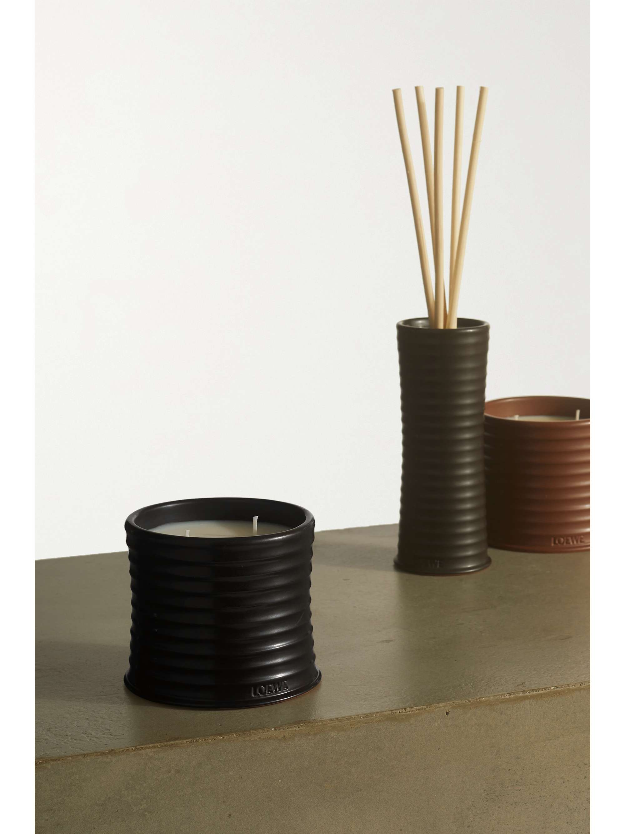 LOEWE HOME SCENTS Tomato Leaves medium scented candle, 610g