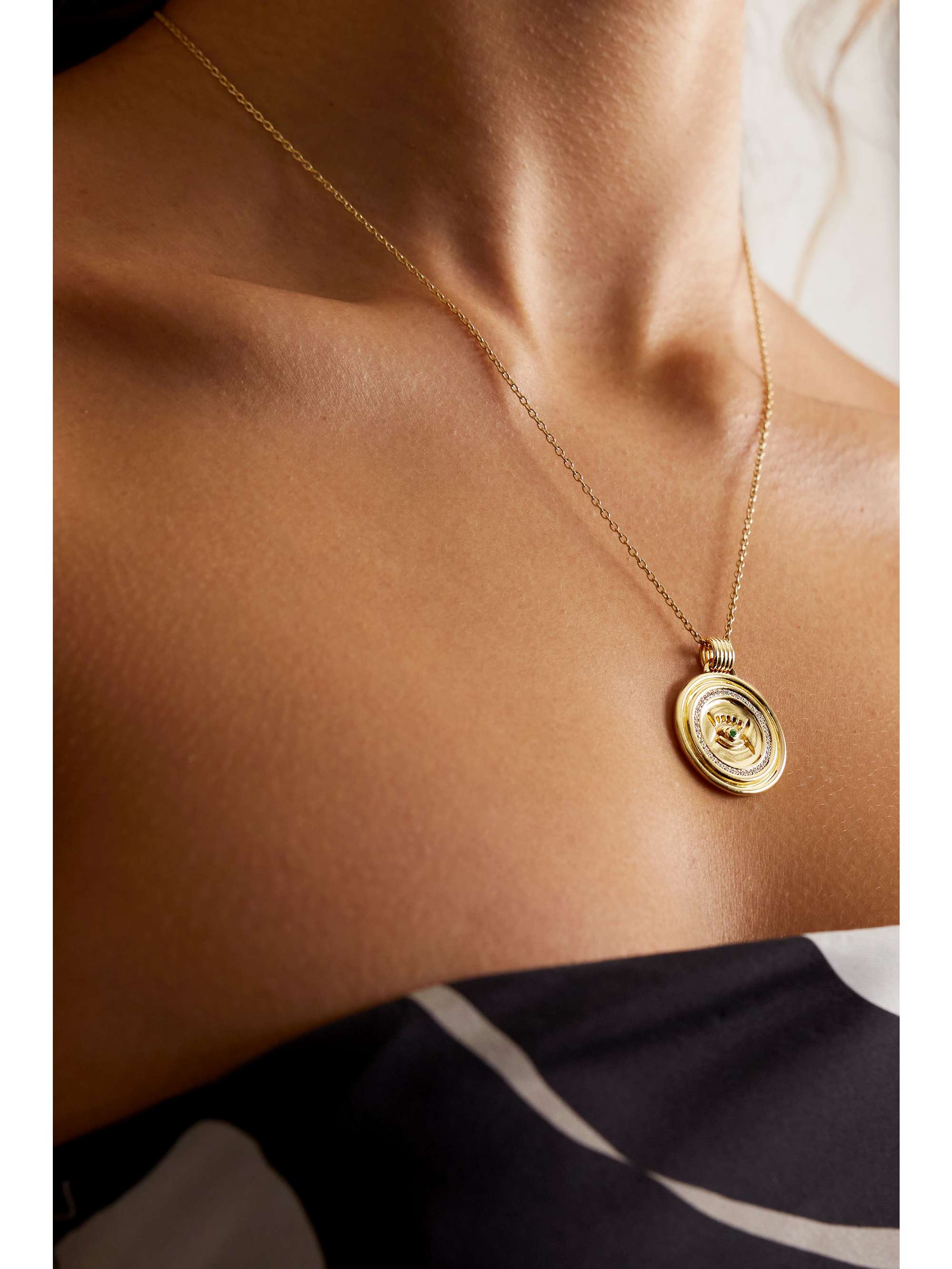ALMASIKA Vidi Medallion 18-karat gold, tsavorite and diamond necklace