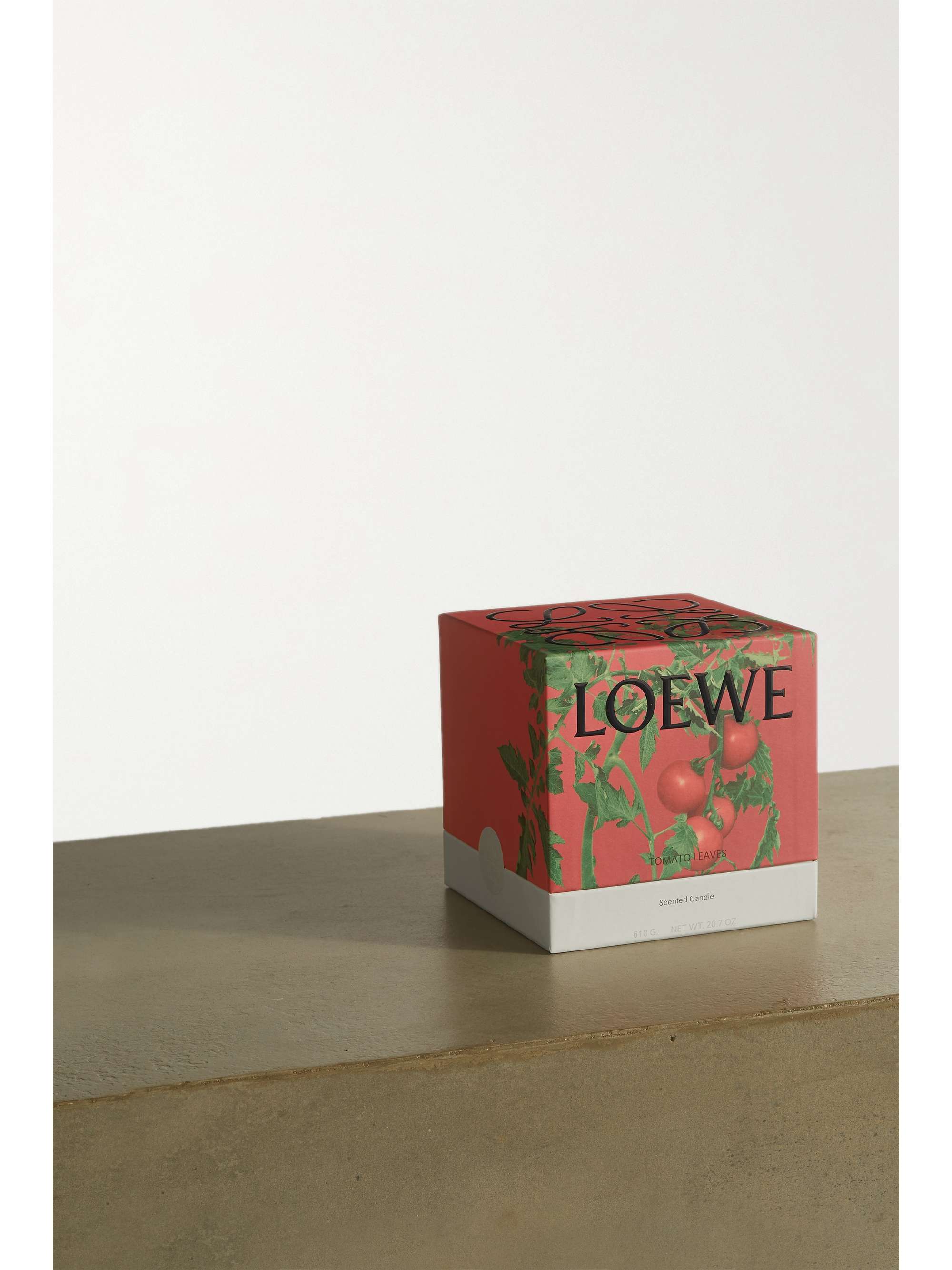 LOEWE HOME SCENTS Tomato Leaves medium scented candle, 610g