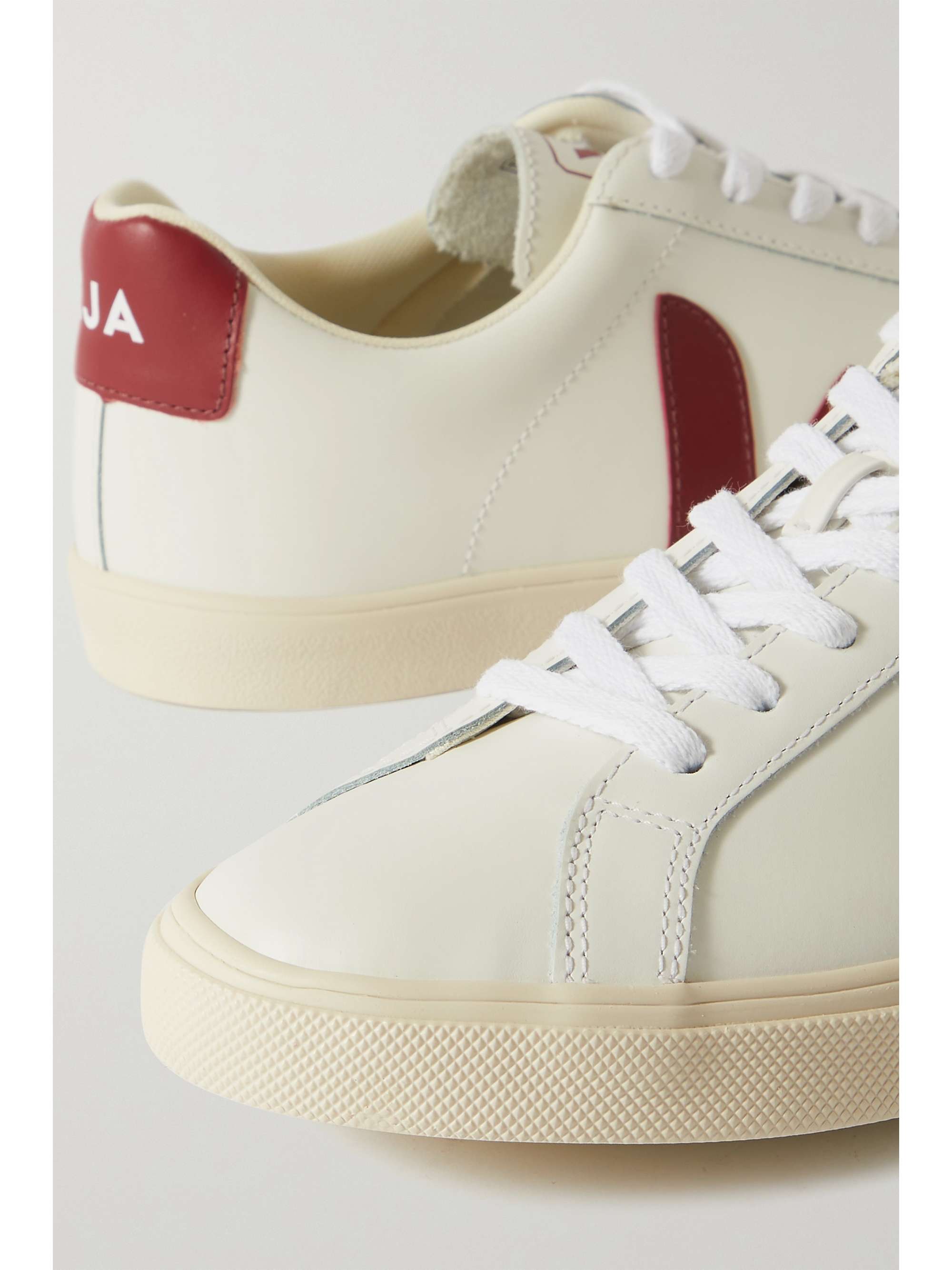 esplar leather white emeraude