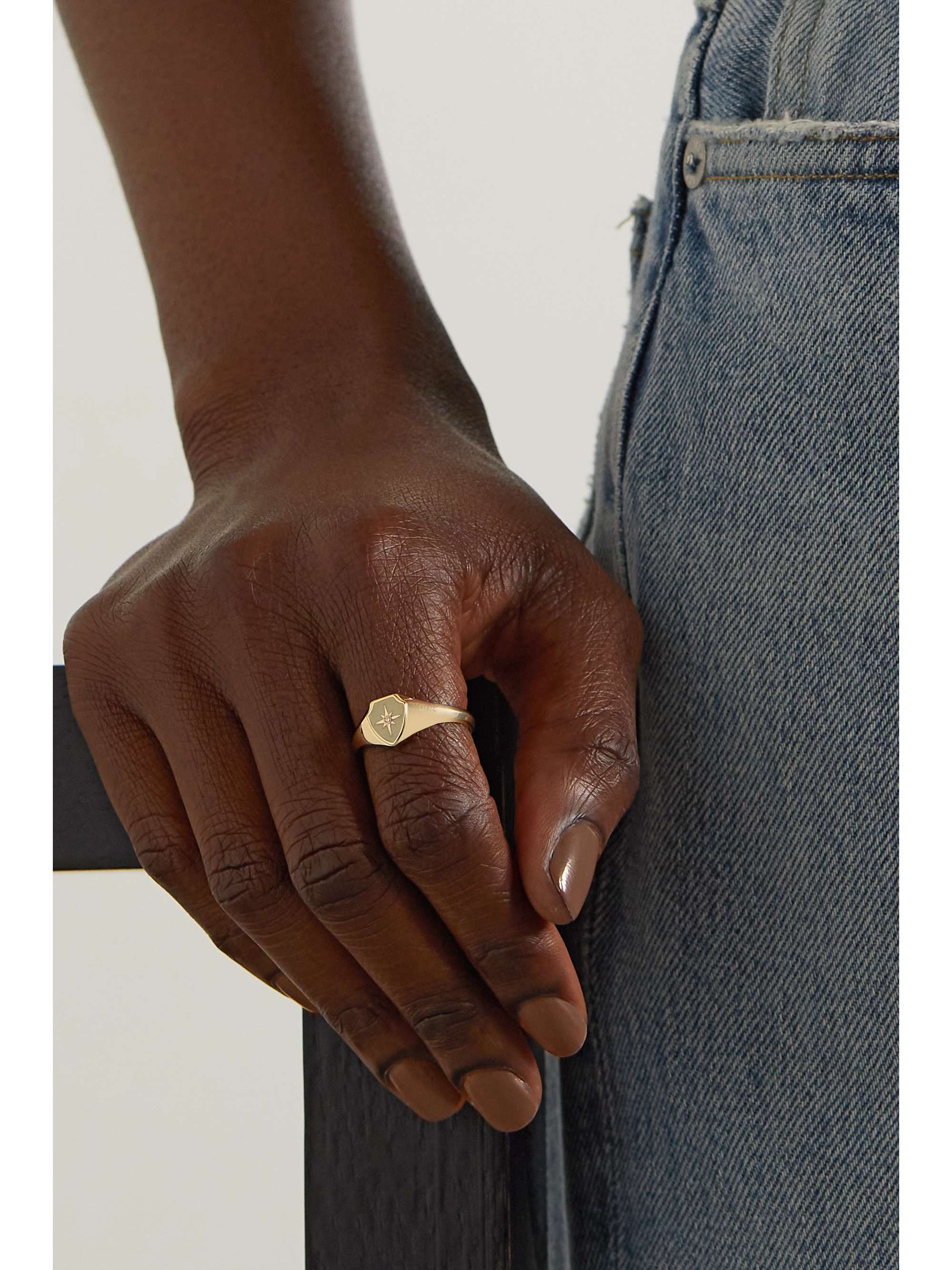 SYDNEY EVAN Starburst Crest 14-karat gold, enamel and diamond ring