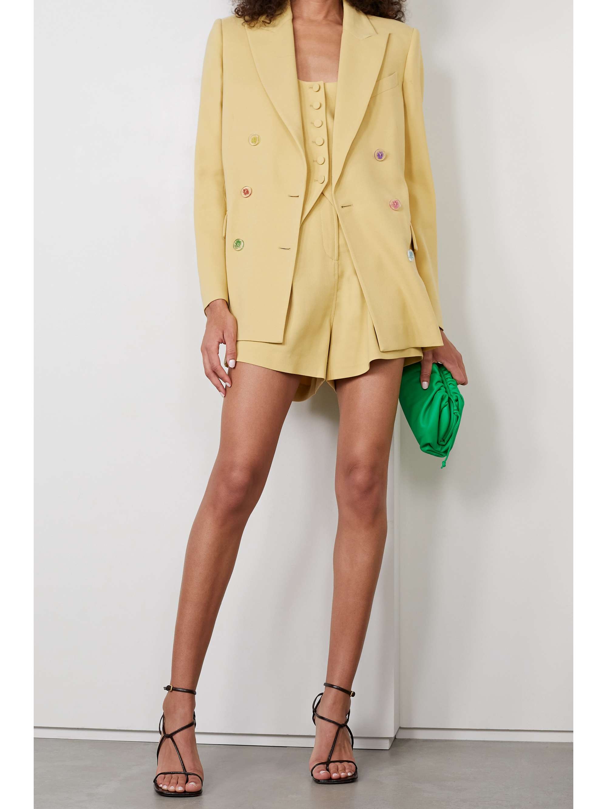 Bộ suit của Racil