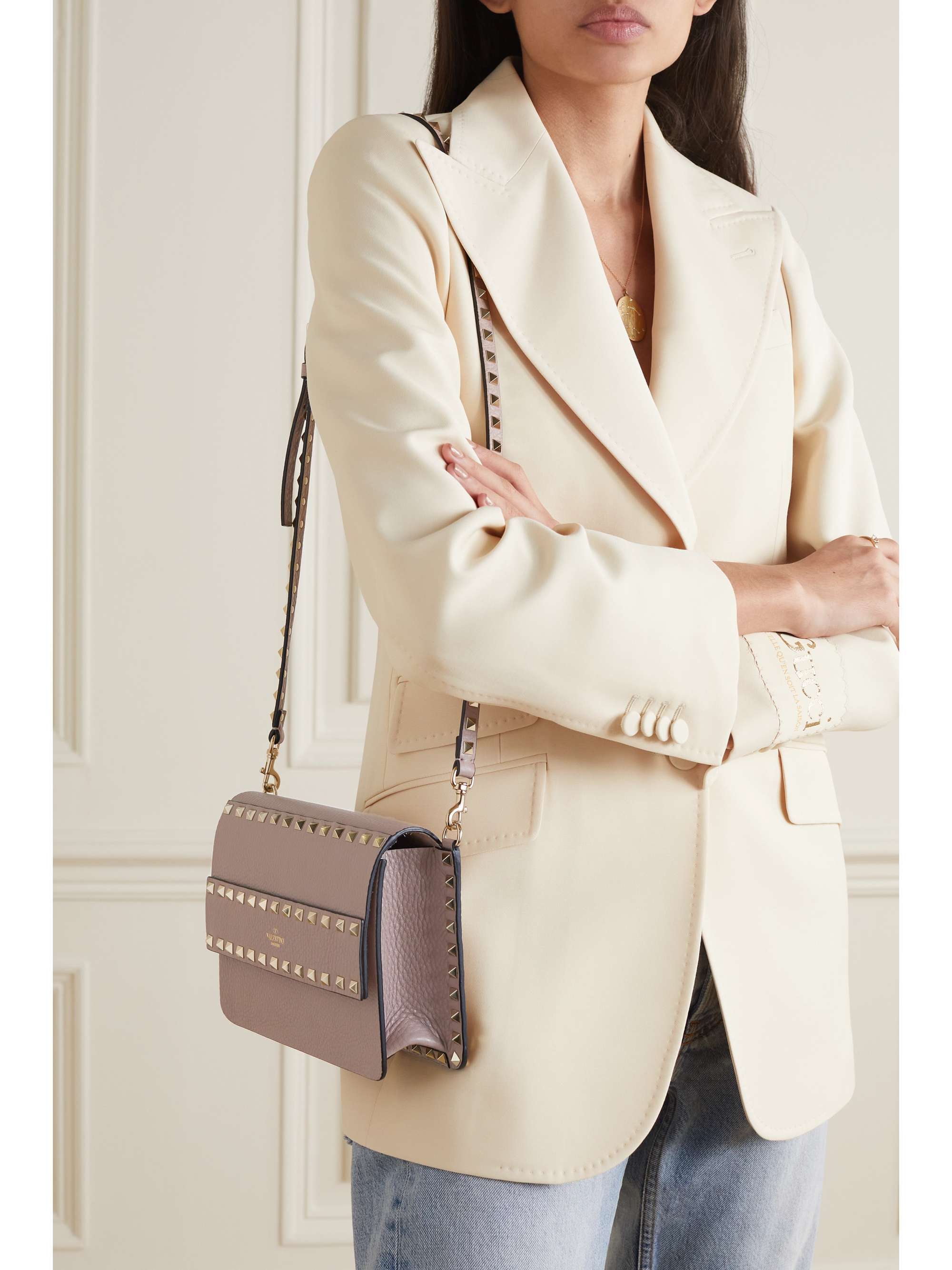 valentino garavani rockstud leather shoulder bag