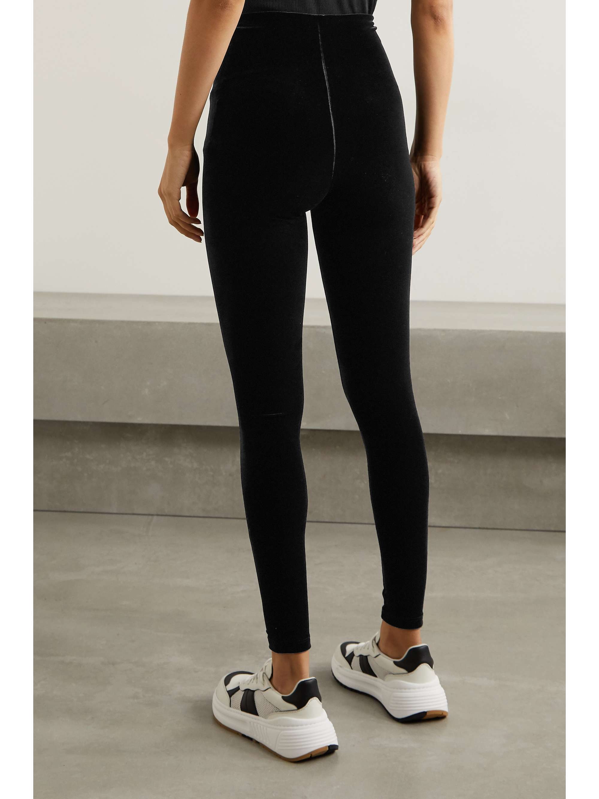 COMMANDO Stretch-velvet leggings