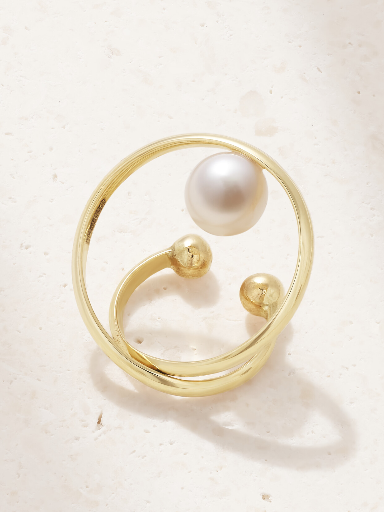 Mizuki 14-karat Gold Pearl Ear Cuff