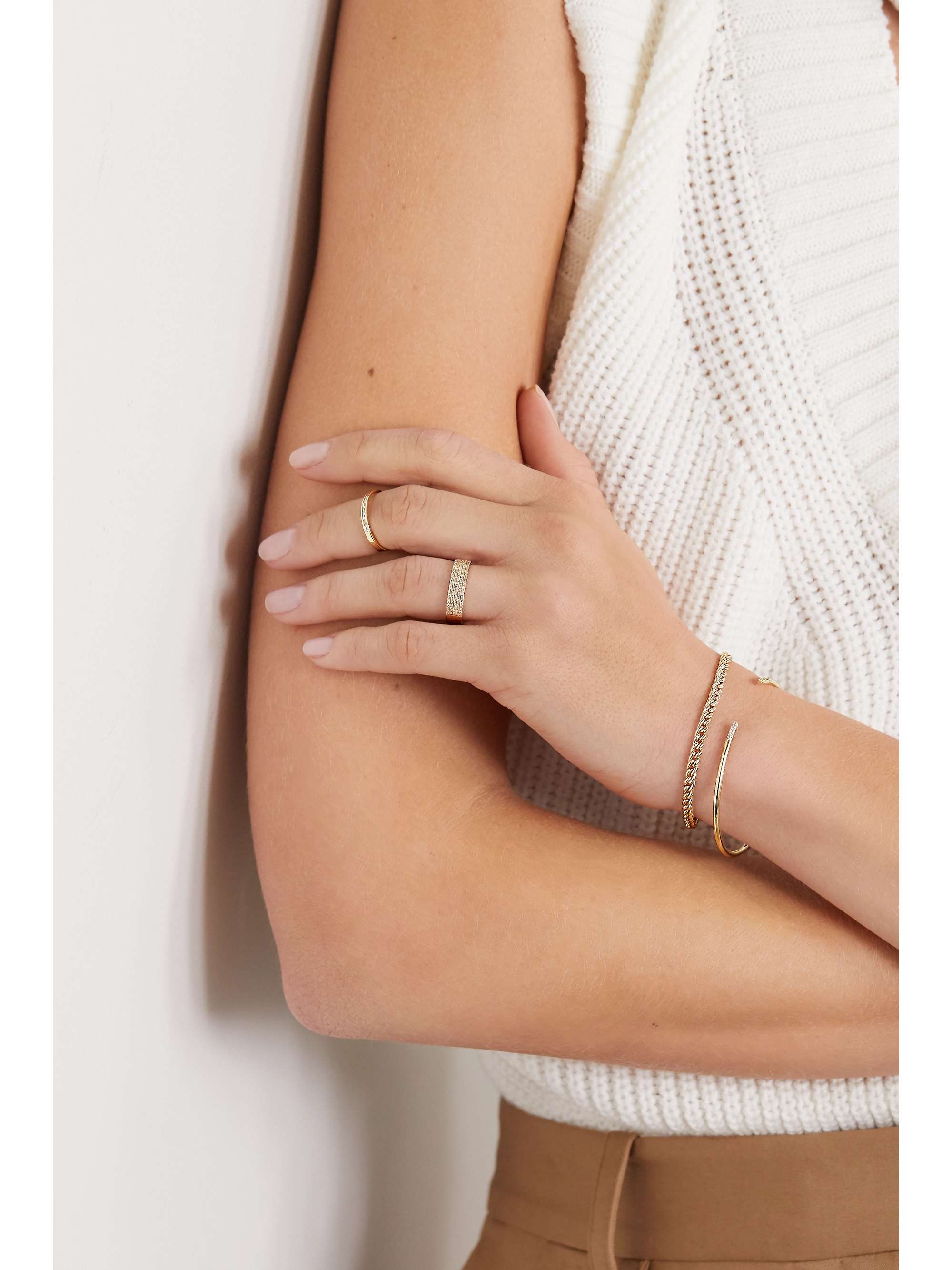 STONE AND STRAND Glamorous 10-karat gold diamond ring