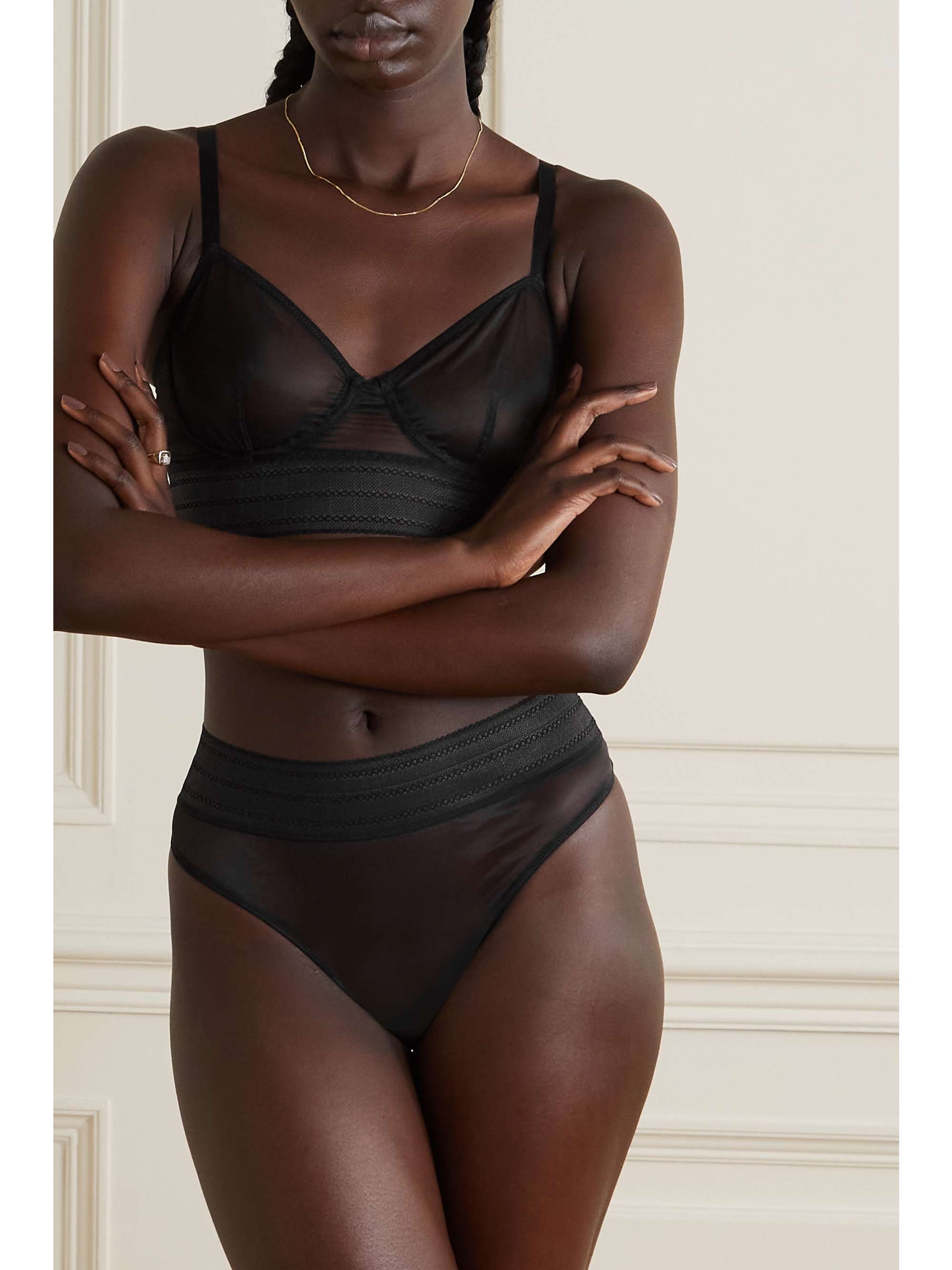 ELSE Bare lace-trimmed tulle thong