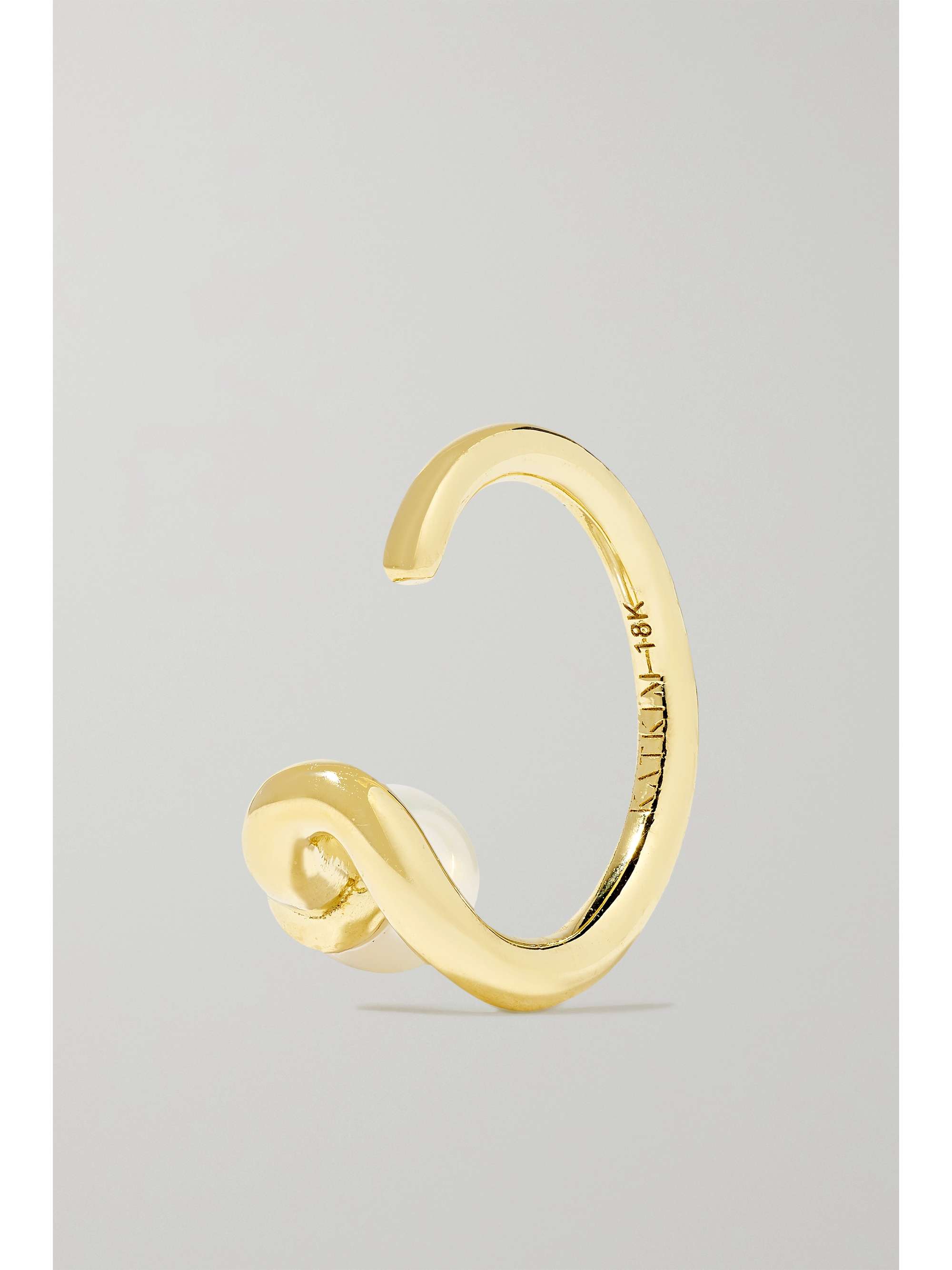 KATKIM Crescendo Flare Ear Cuff aus 14 Karat Gold mit Perle und Diamant