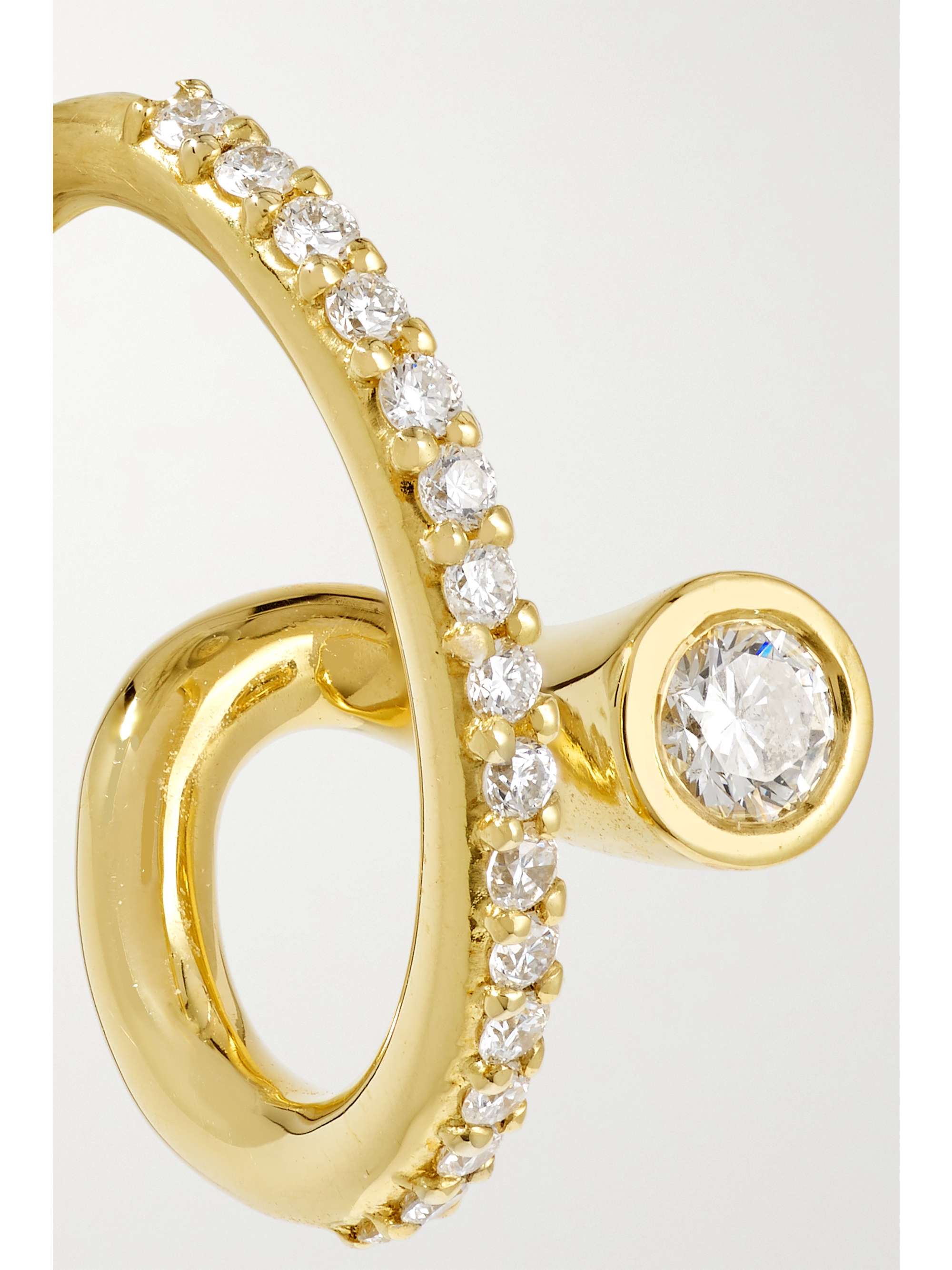 KATKIM Crescendo Flare Ear Cuff aus Gold mit Diamanten