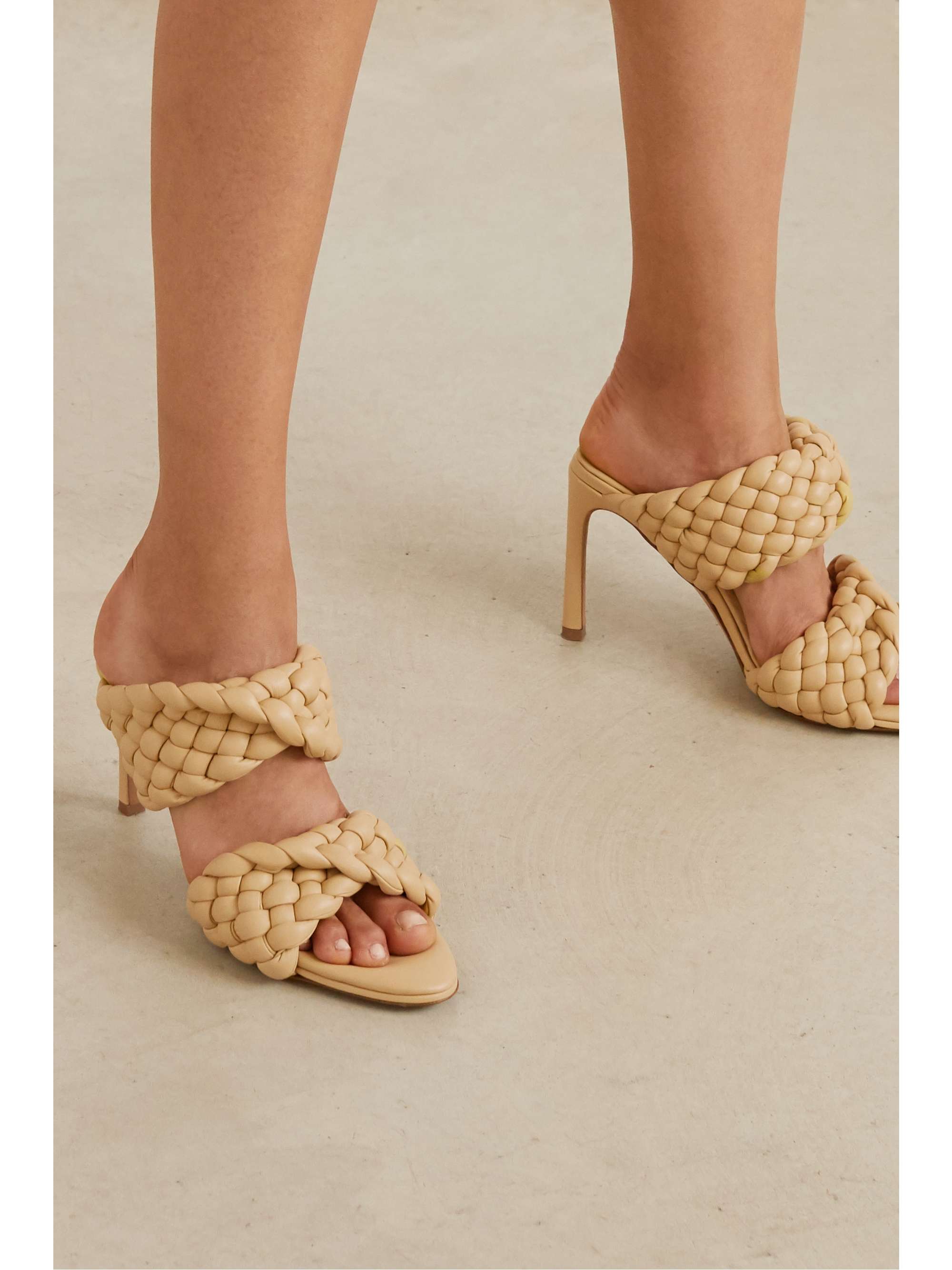 bottega veneta white quilted mules