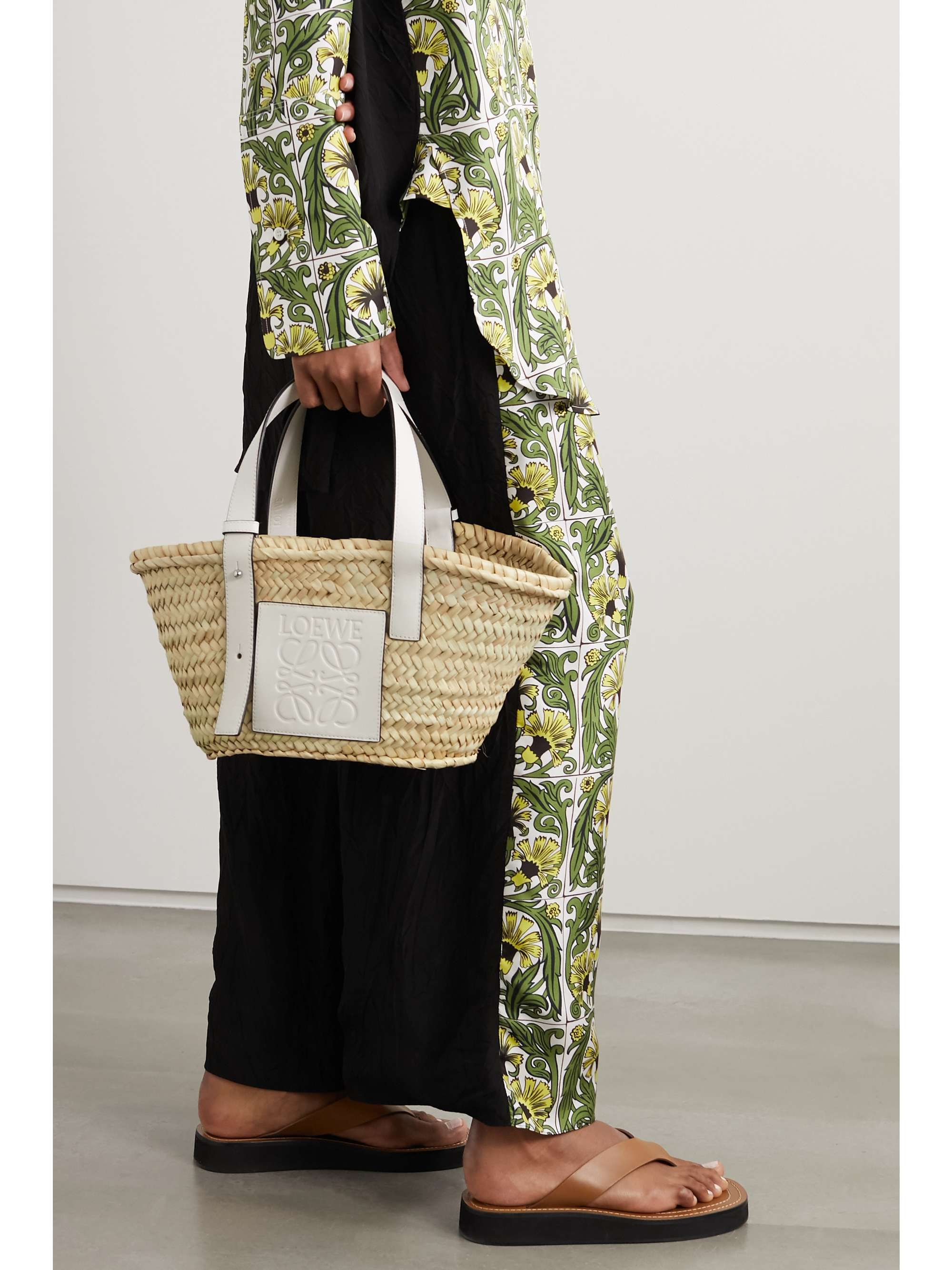 white loewe basket bolsa