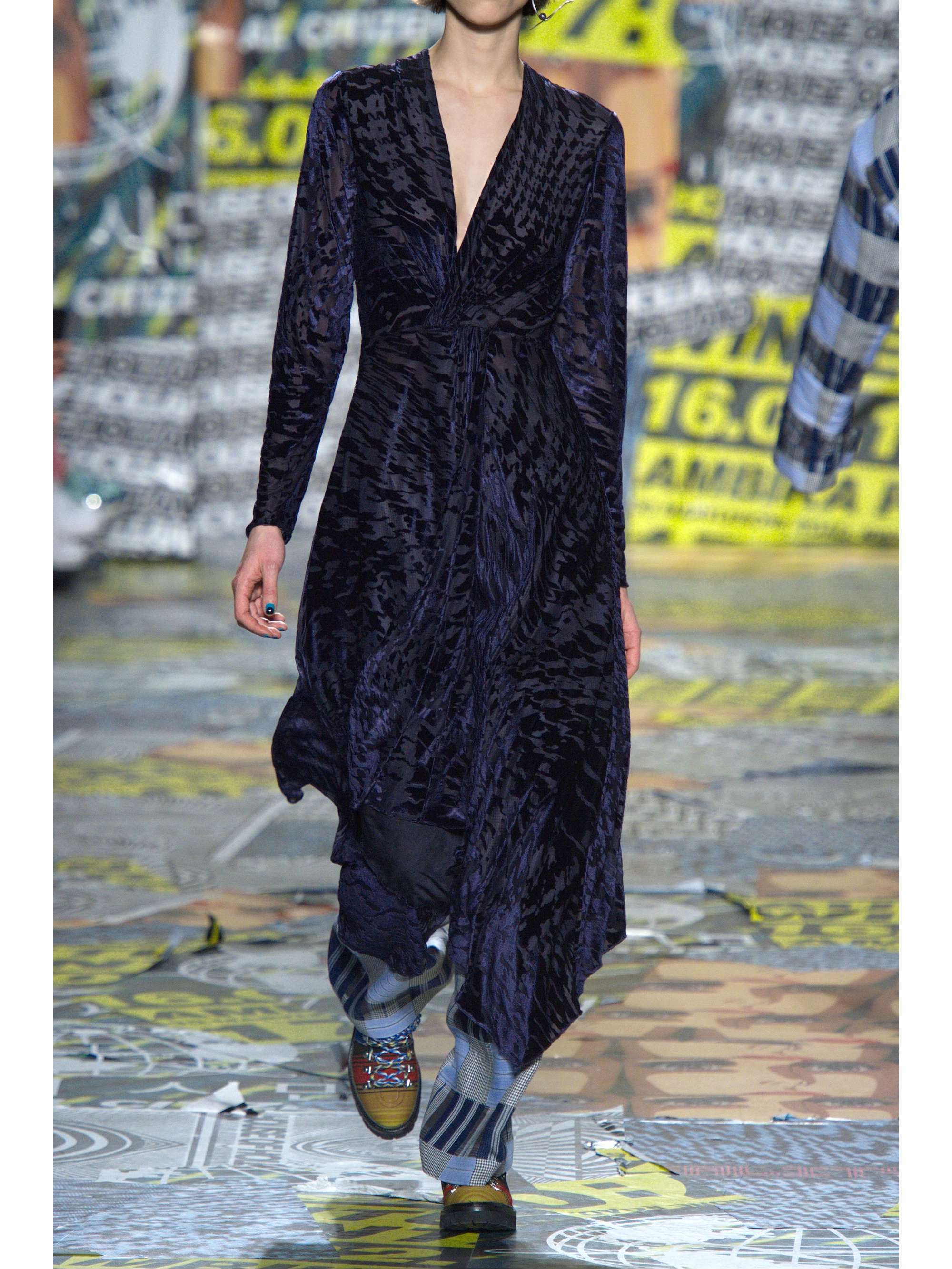HOUSE OF HOLLAND Knotted stretch devoré-velvet midi dress