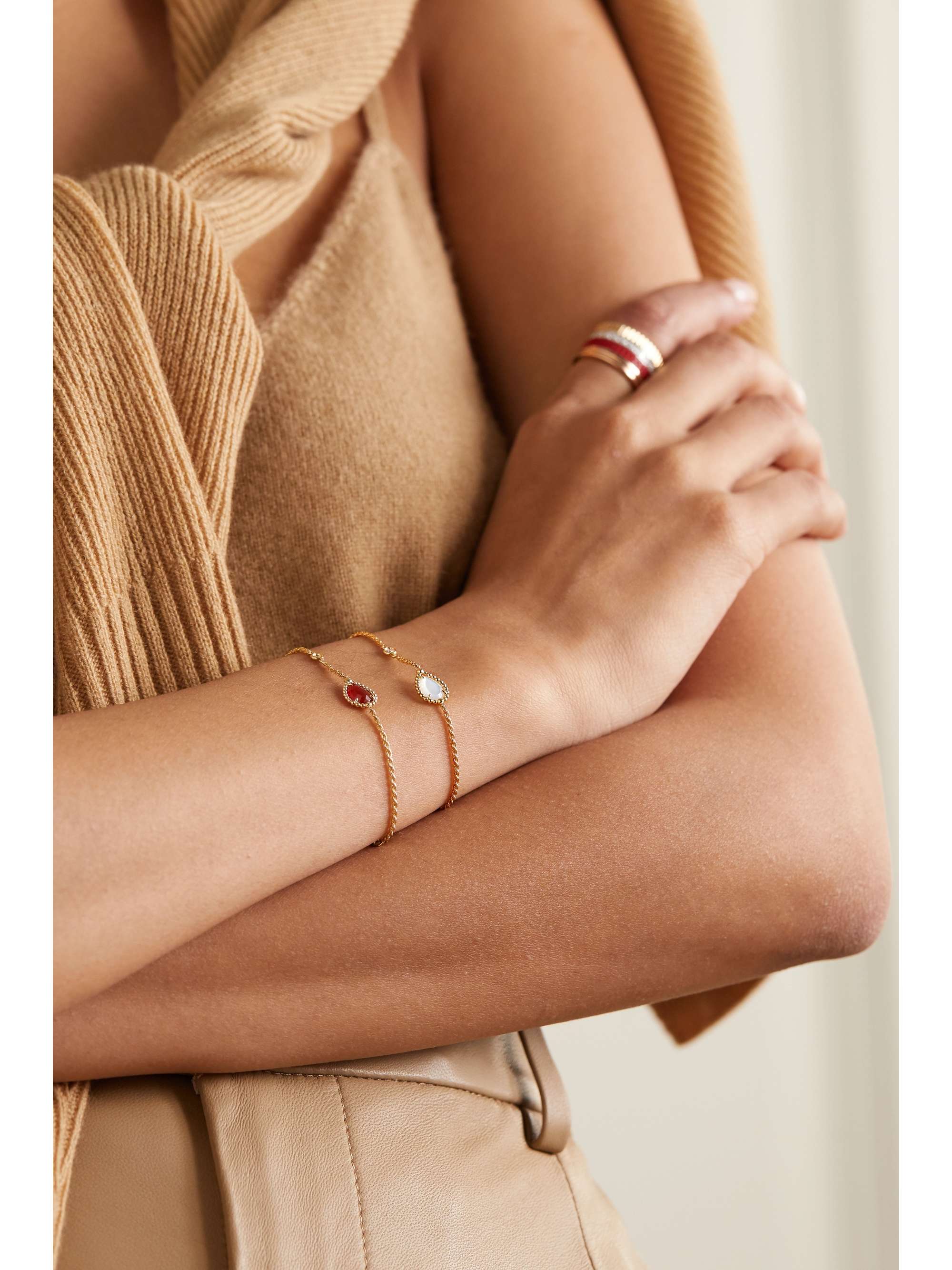 BOUCHERON Serpent Boh me 18 karat gold mother of pearl and