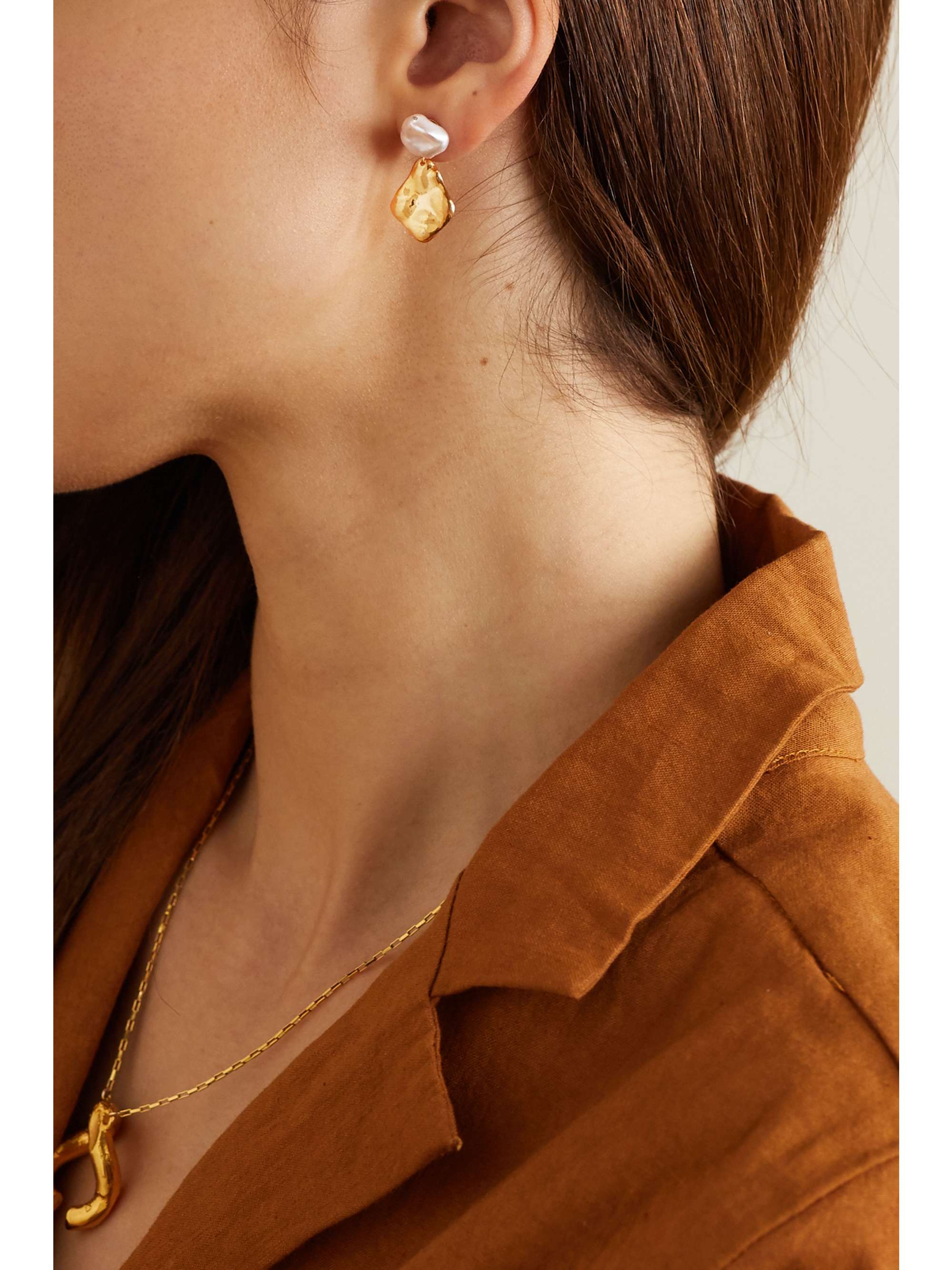 CHAN LUU Gold-plated pearl earrings