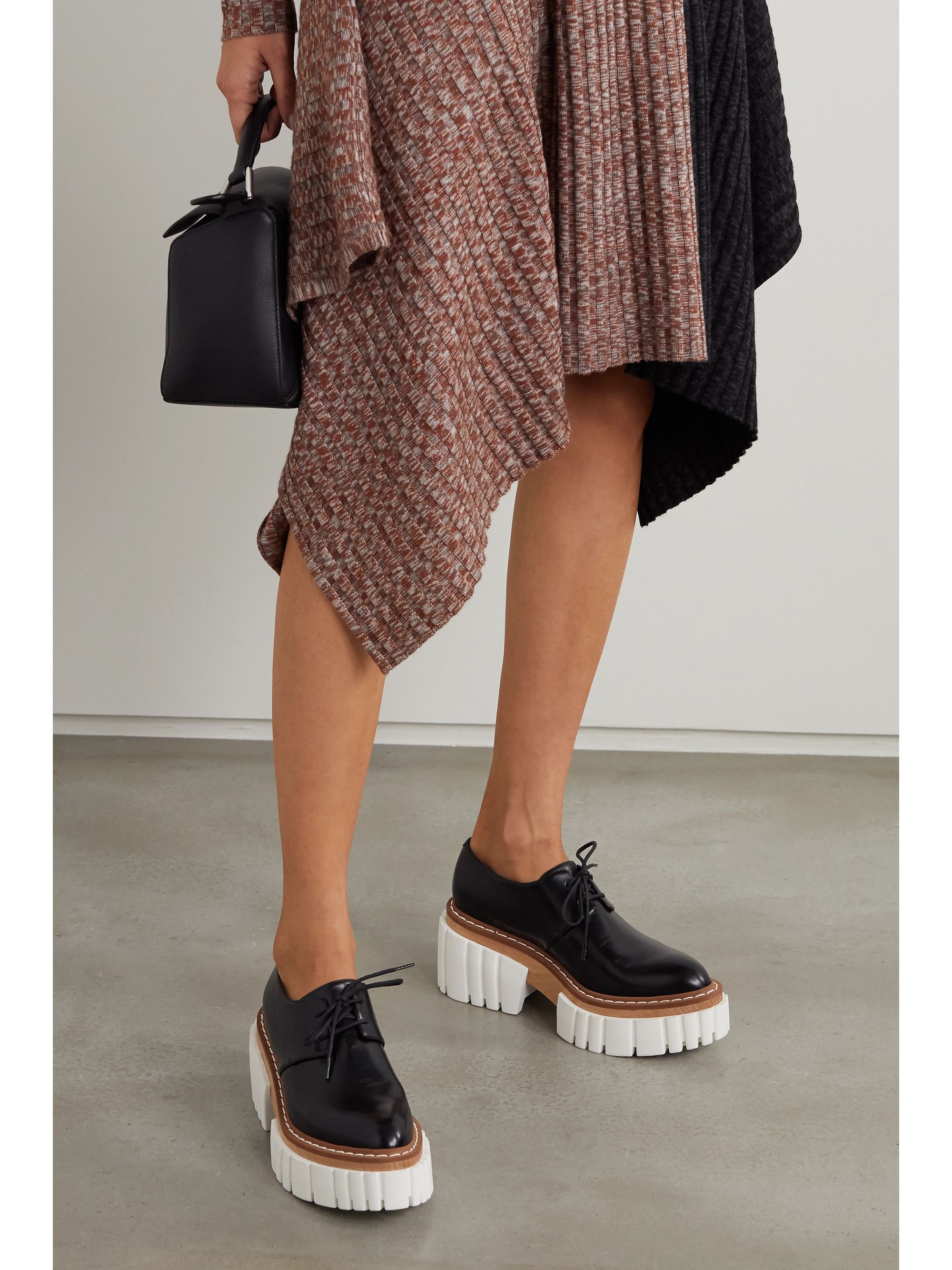 黑色emilie 植物性皮革防水台布洛克鞋 Net A Porter Stella Mccartney Net A Porter 黑色emilie 植物性皮革防水台布洛克鞋 Net A Porter Stella Mccartney Net A Porter