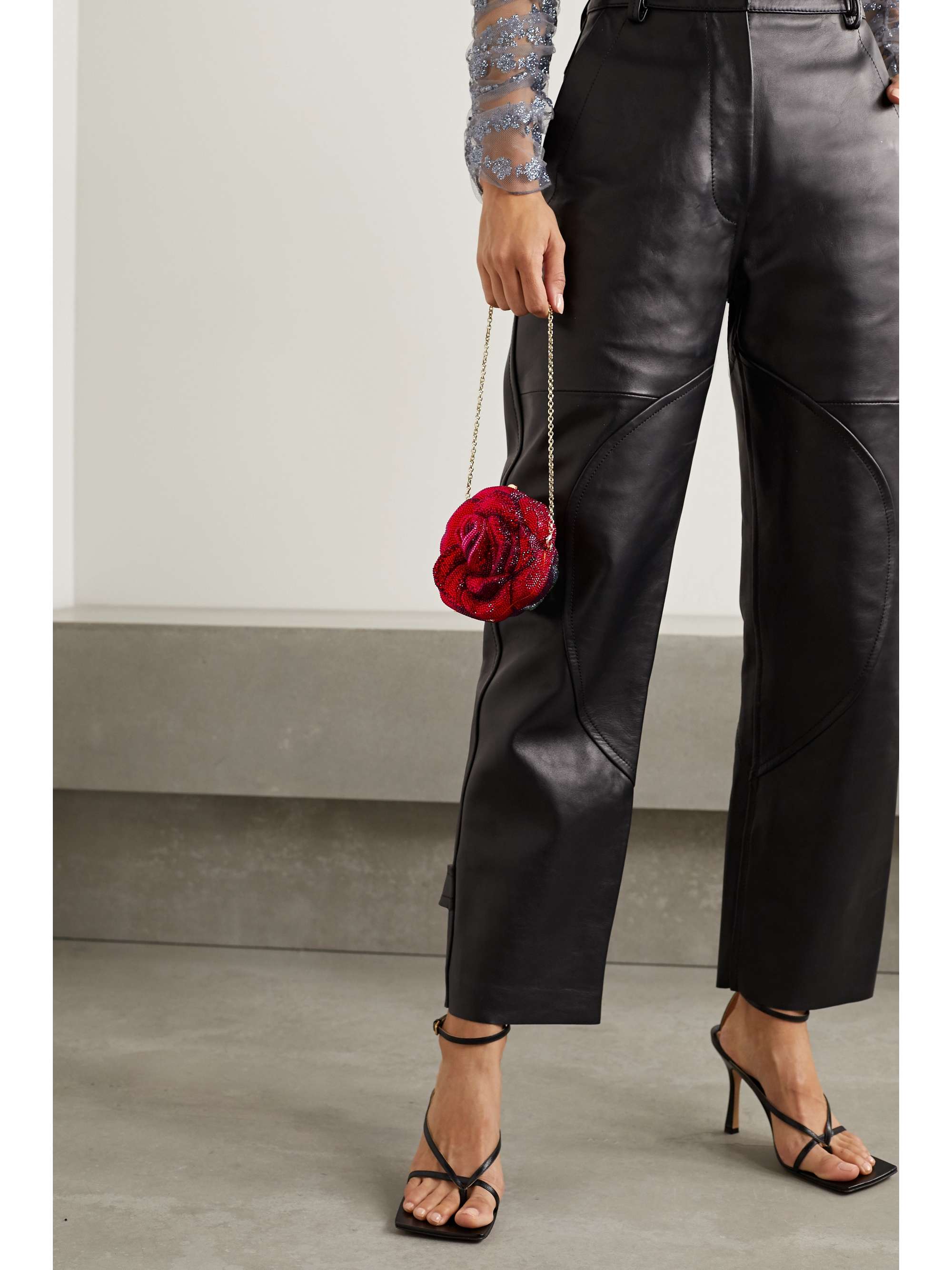 JUDITH LEIBER COUTURE Rose American Beauty Clutch mit Kristallen und goldfarbenen Details