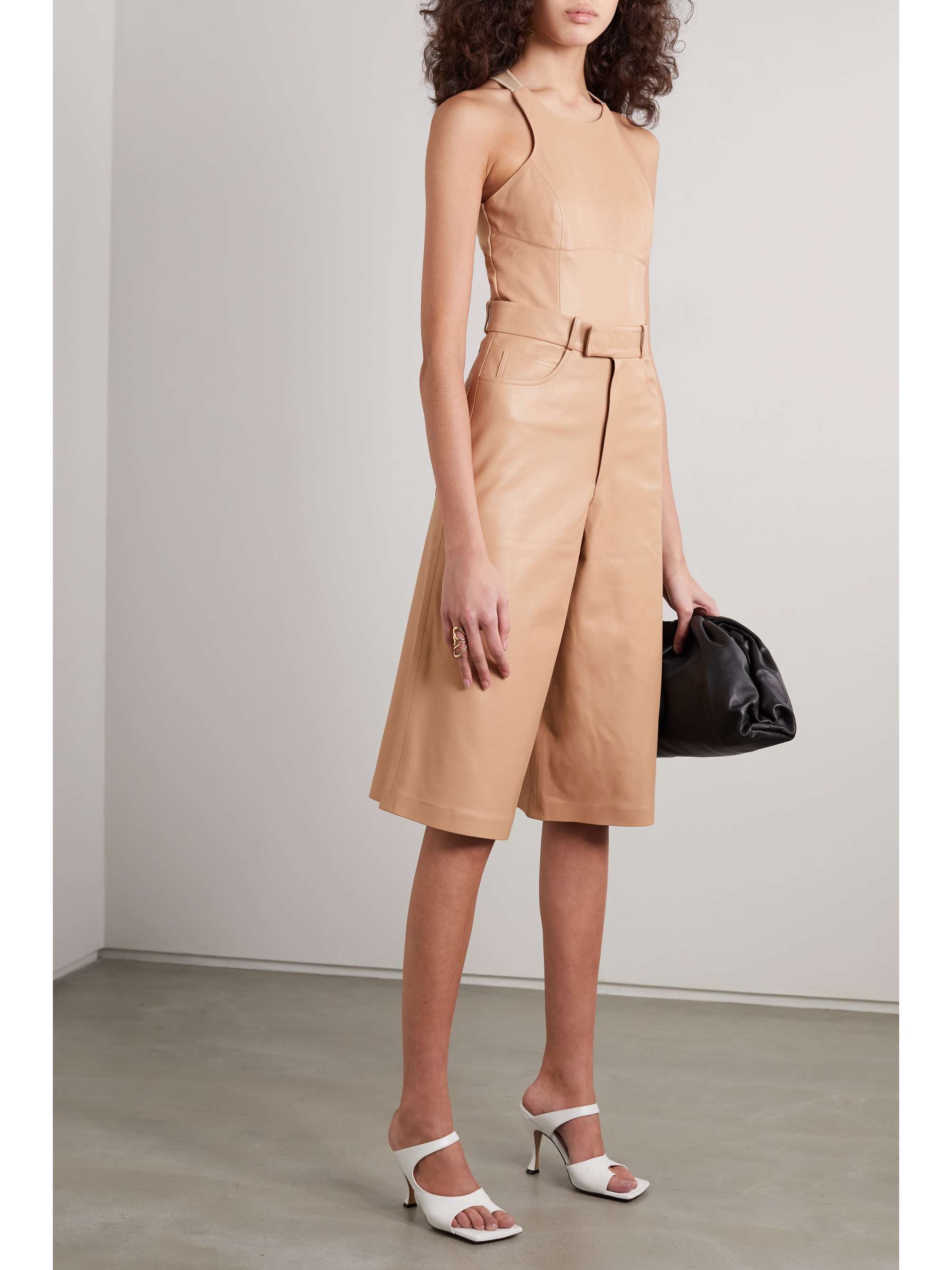 Beige Leather shorts | ZEYNEP ARCAY 
