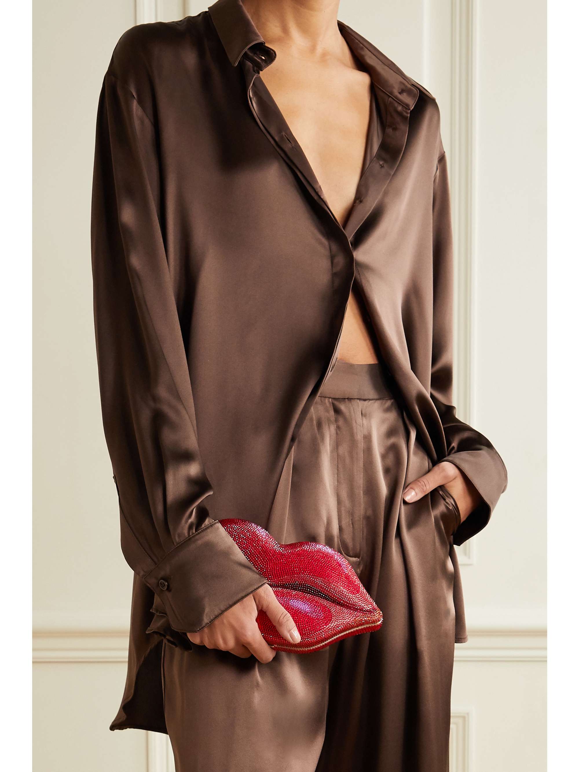 JUDITH LEIBER COUTURE Hot Lips crystal-embellished silver-tone clutch