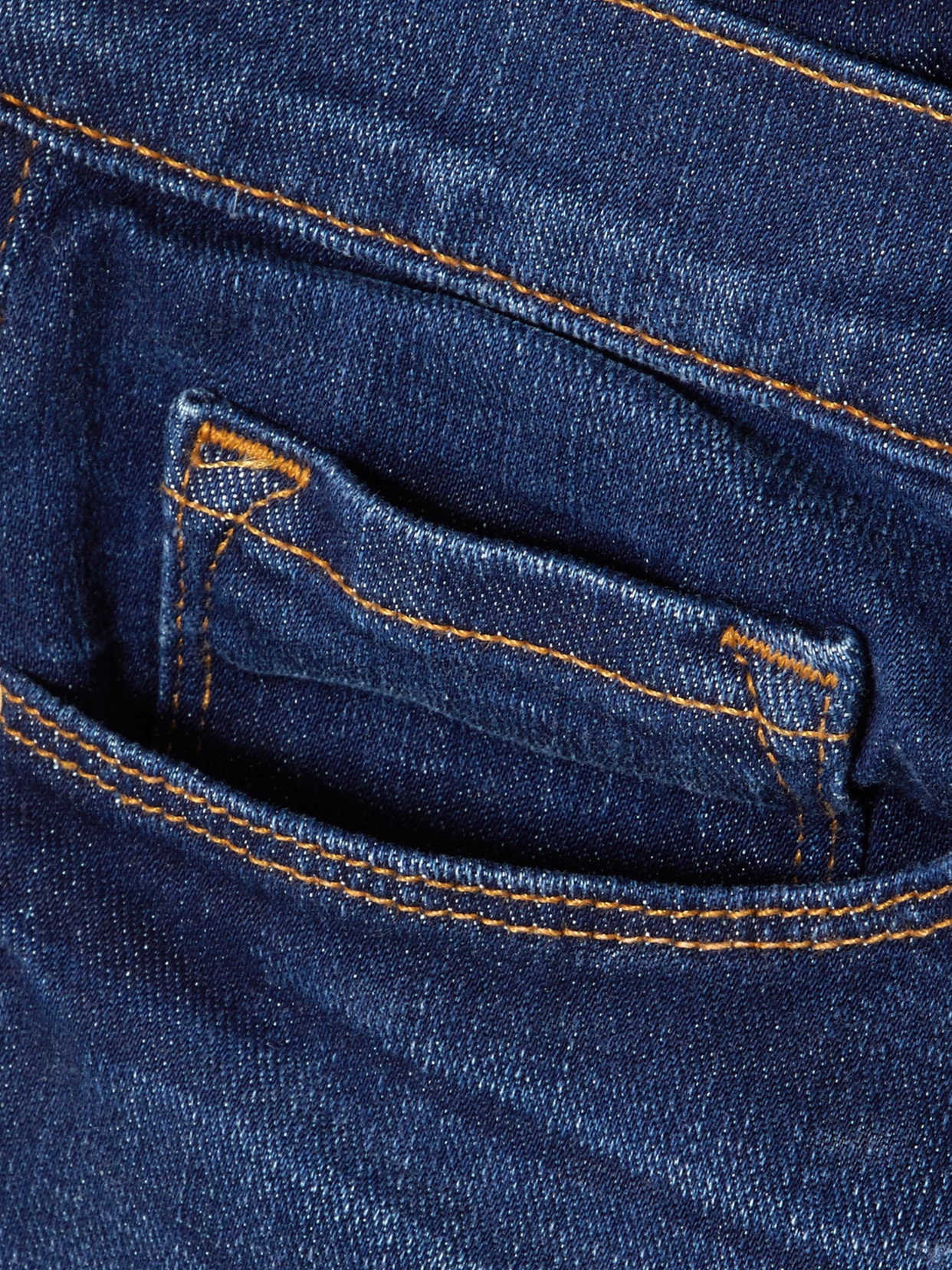 Frame Le Cutoff Frayed Denim Shorts In Blue