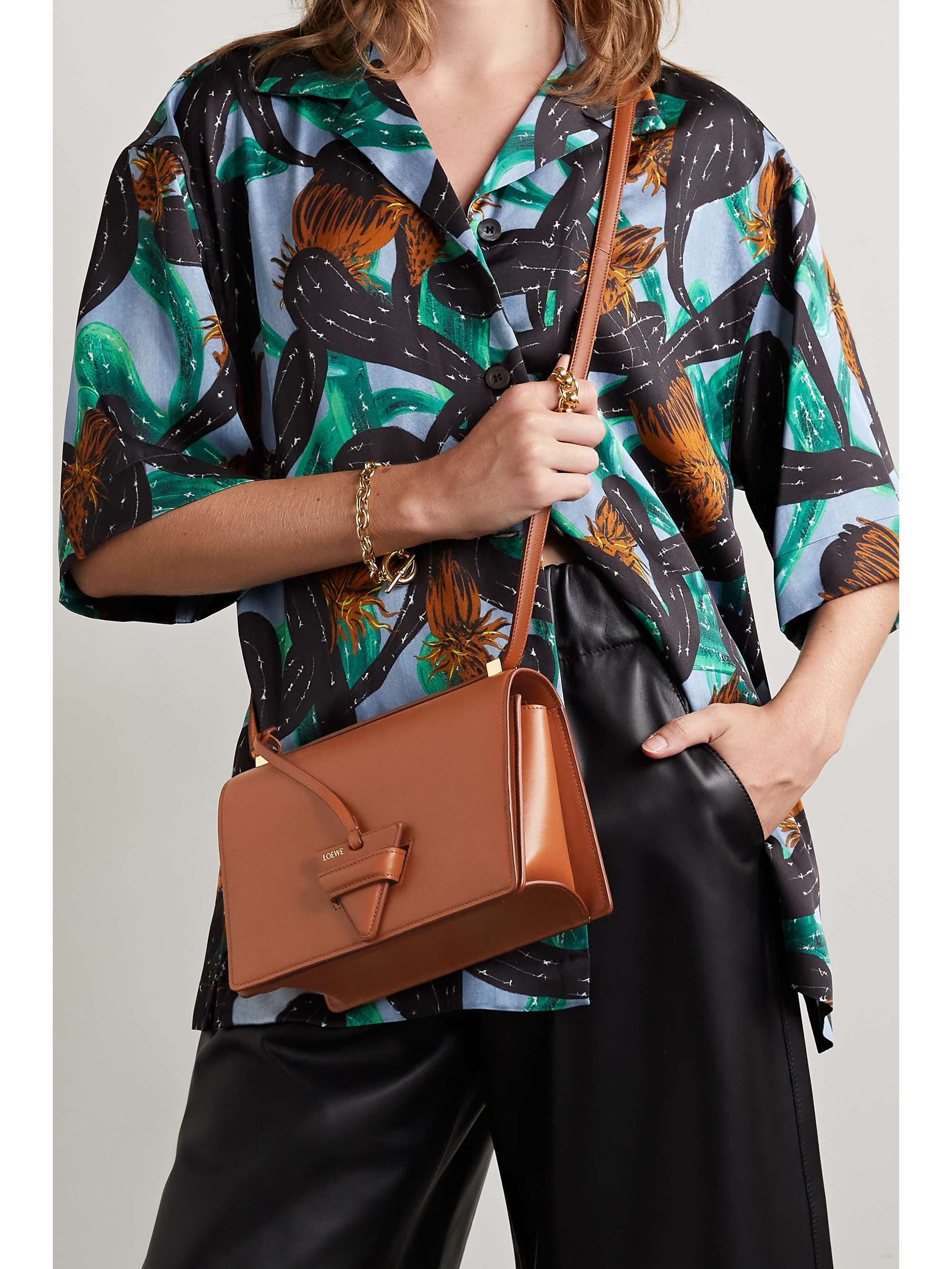 Barcelona leather shoulder bag